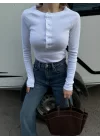 Uzun Patlı 6 Düğme Detaylı Uzun Kollu Crop Badi - Beyaz