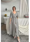 V YAKA BEL BONCUK BAĞLAMALI MÜSLİN ELBİSE YIRTMAÇ DETAYLI - Gri