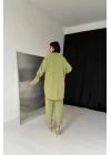 Yeşil Gömlek Ve Çıtçıtlı Pantolon Takım
