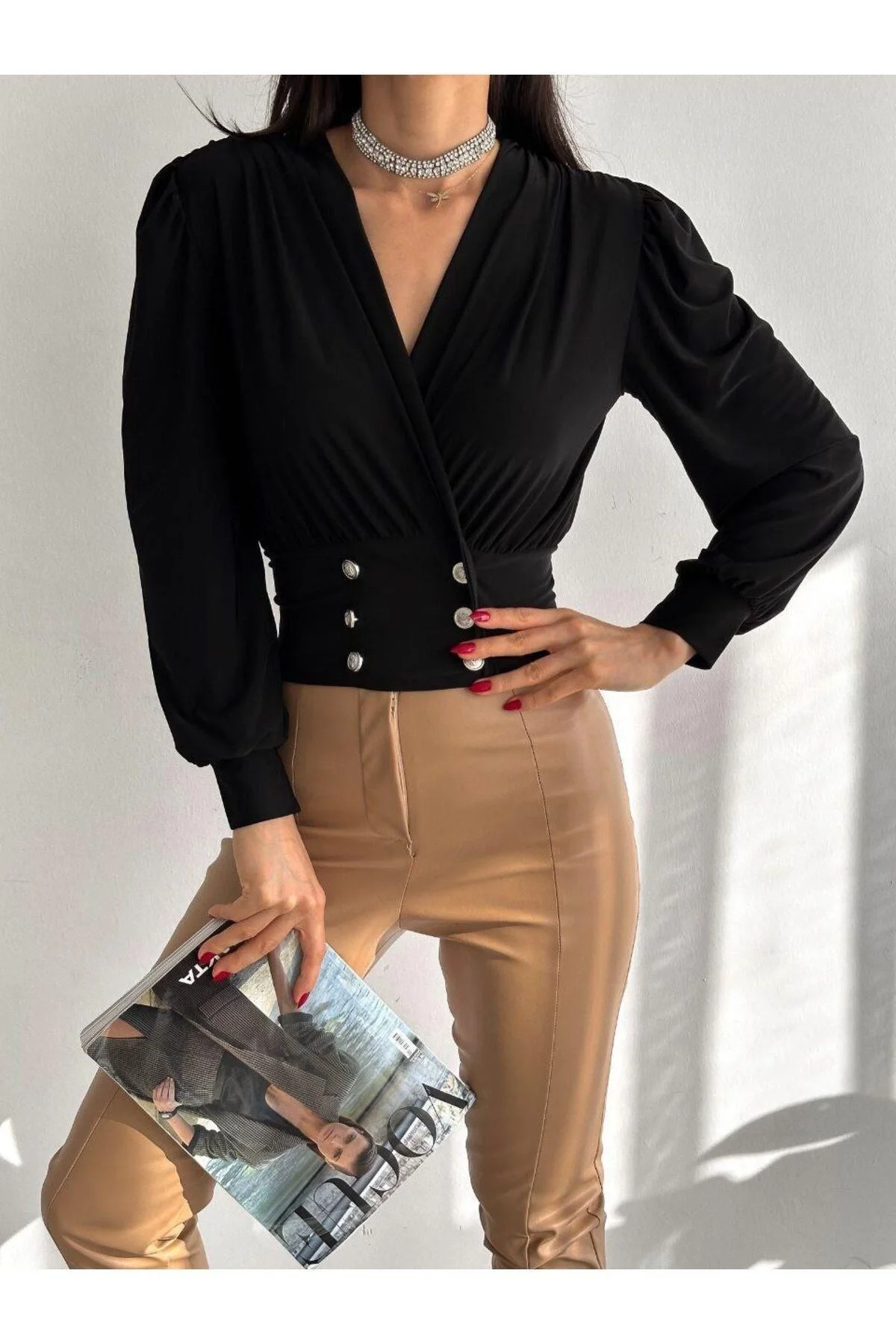 Kadın Kruvaze Yaka Düğmeli Bluz - Zarafet Ve Şıklık