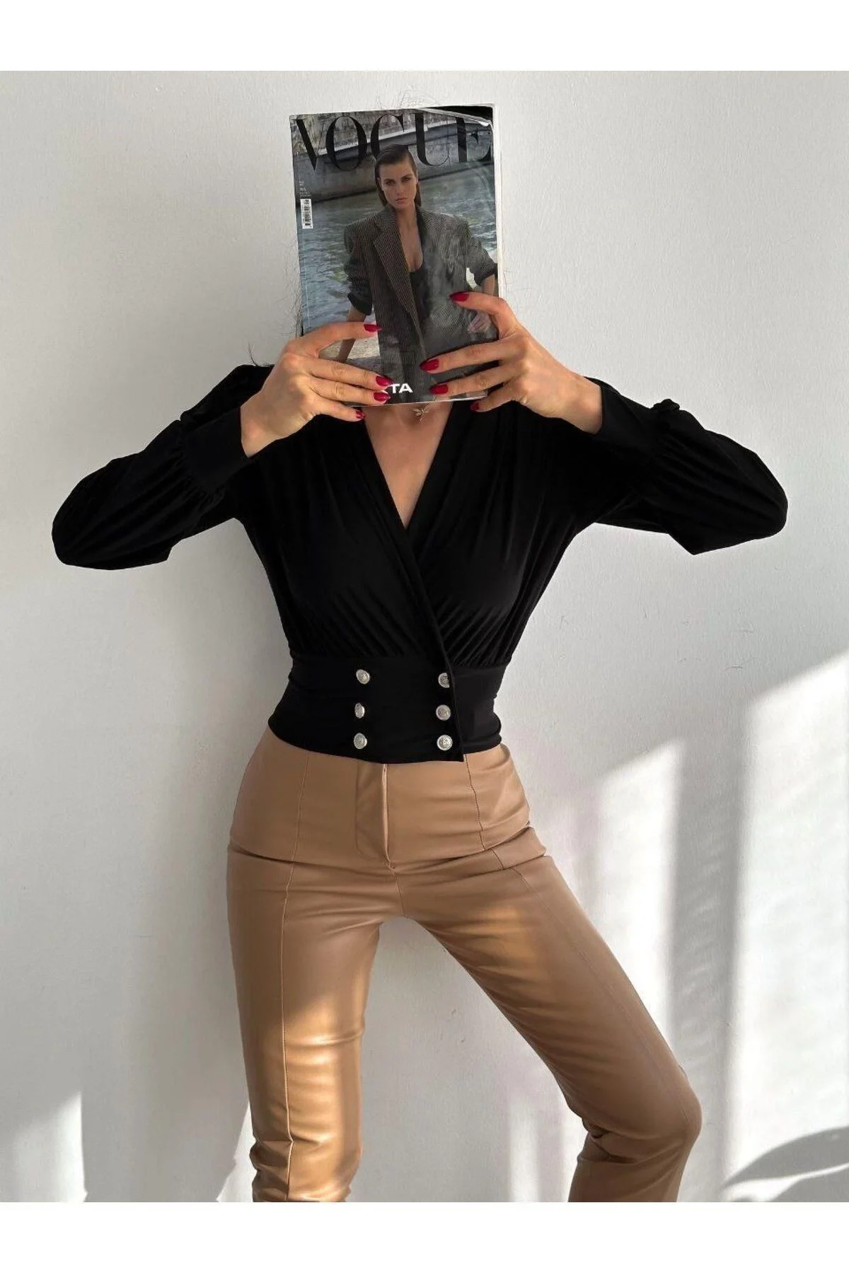 Kadın Kruvaze Yaka Düğmeli Bluz - Zarafet Ve Şıklık