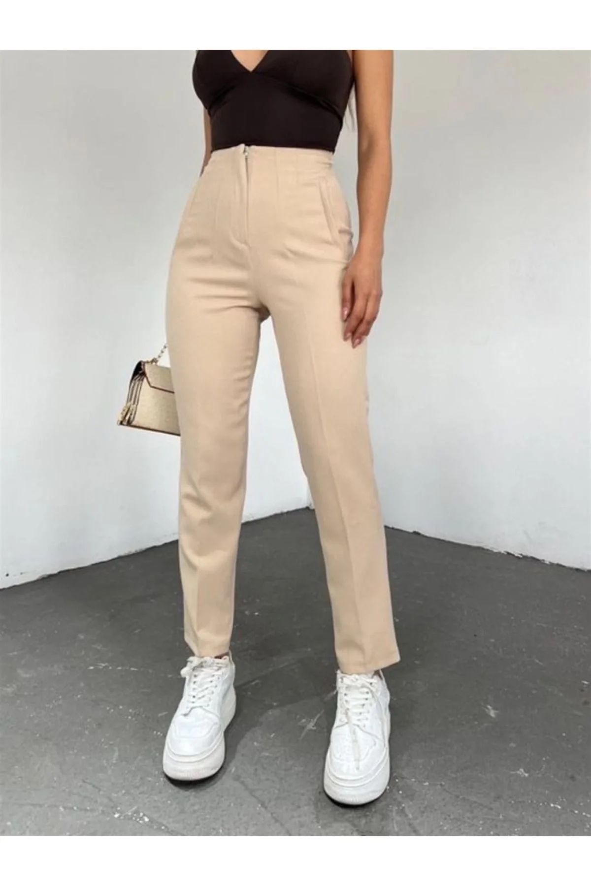 Kadın Yüksek Bel Önü Dikişli Pens Detaylı Havuç Model Kumaş Pantolon - Bej