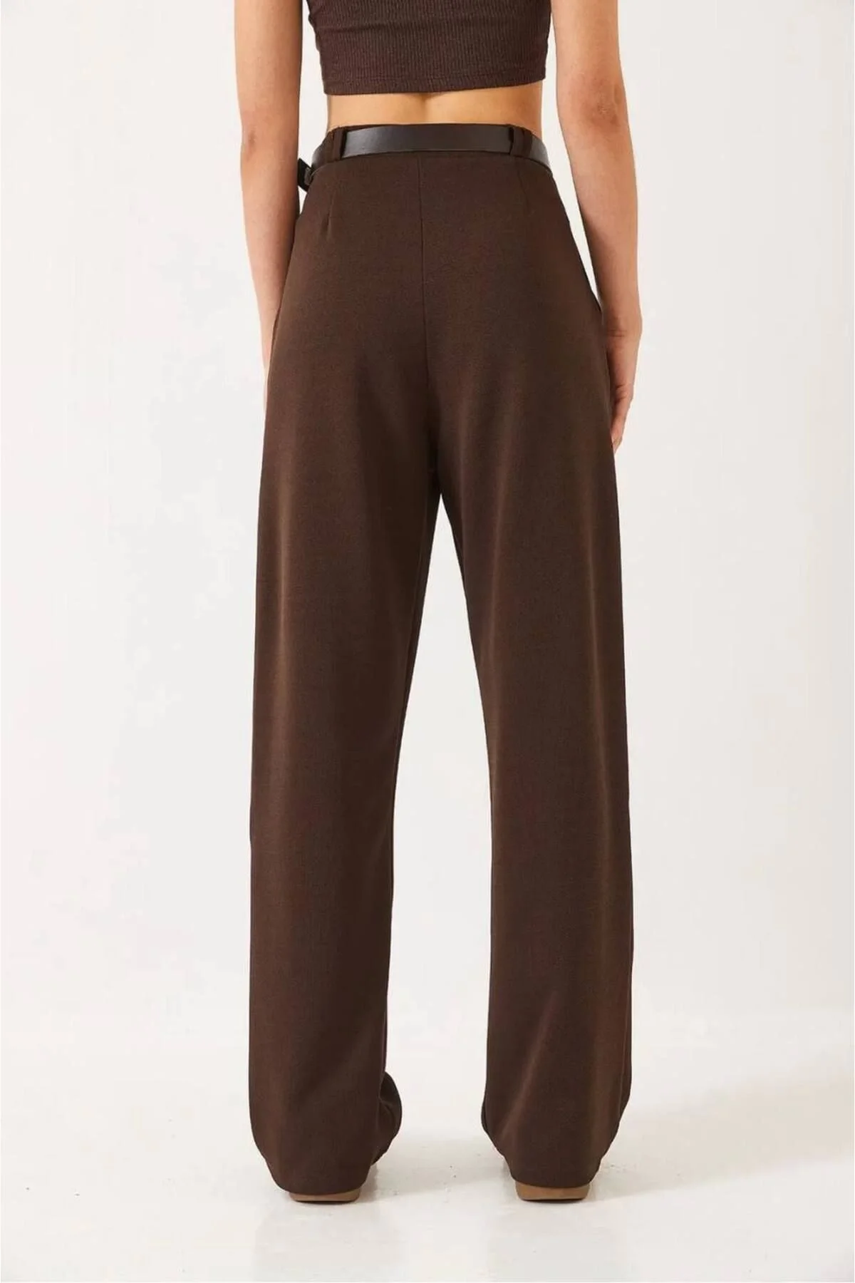 Kadın Yüksek Bel Pileli Kemerli Bol Paça Palazzo Kumaş Pantolon - Kahverengi