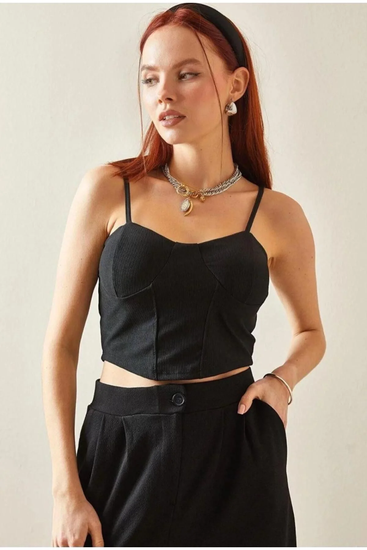 Kadın Askılı Kalp Yaka Balenli Korse Detaylı Vücudu Saran Büstiyer Crop - Siyah