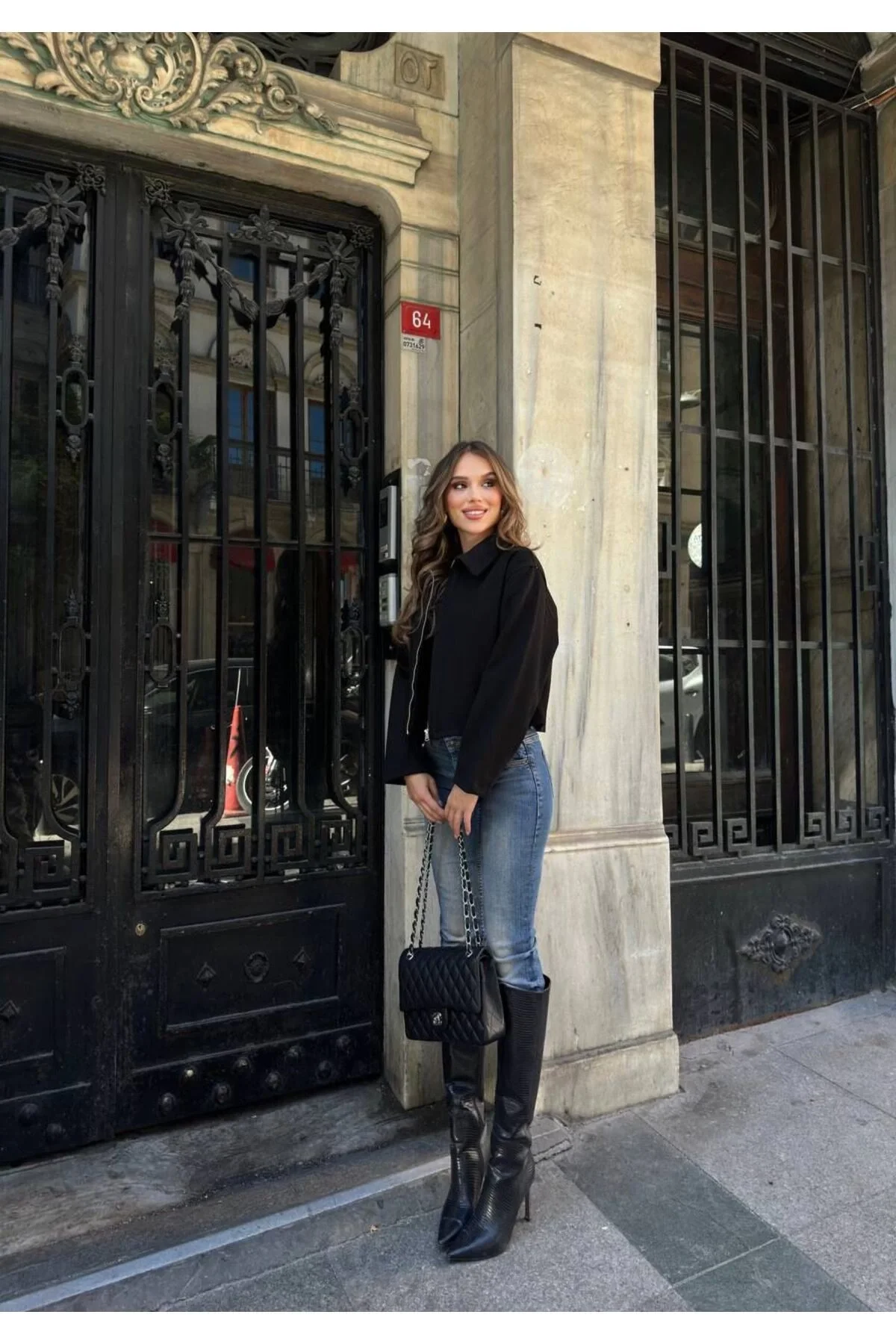 Kadın Siyah Oversize Kısa Kalın Gömlek Yaka Fermuarlı Kaşe Kaban