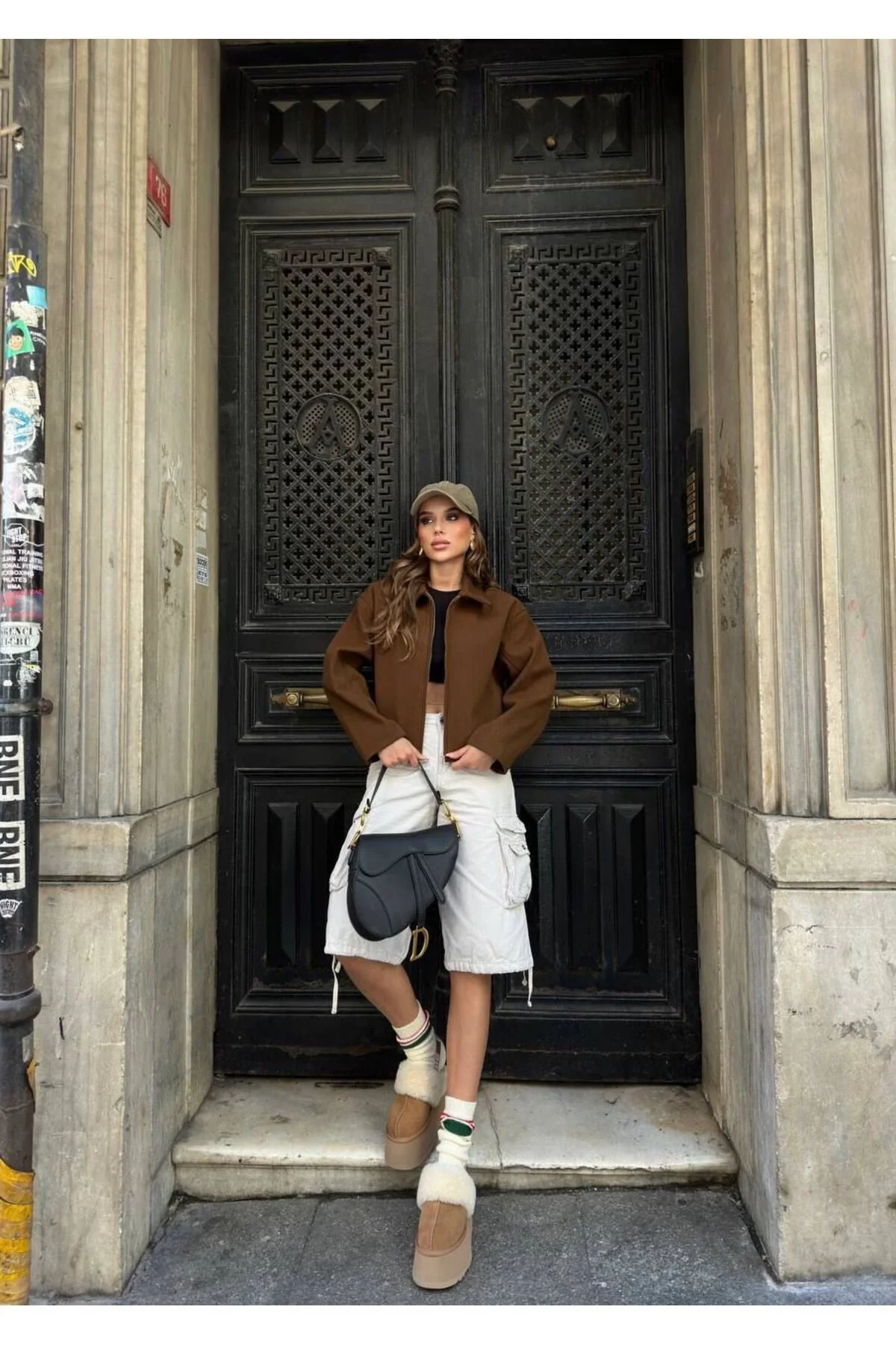 Kadın Kahverengi Oversize Kısa Kalın Gömlek Yaka Fermuarlı Kaşe Kaban