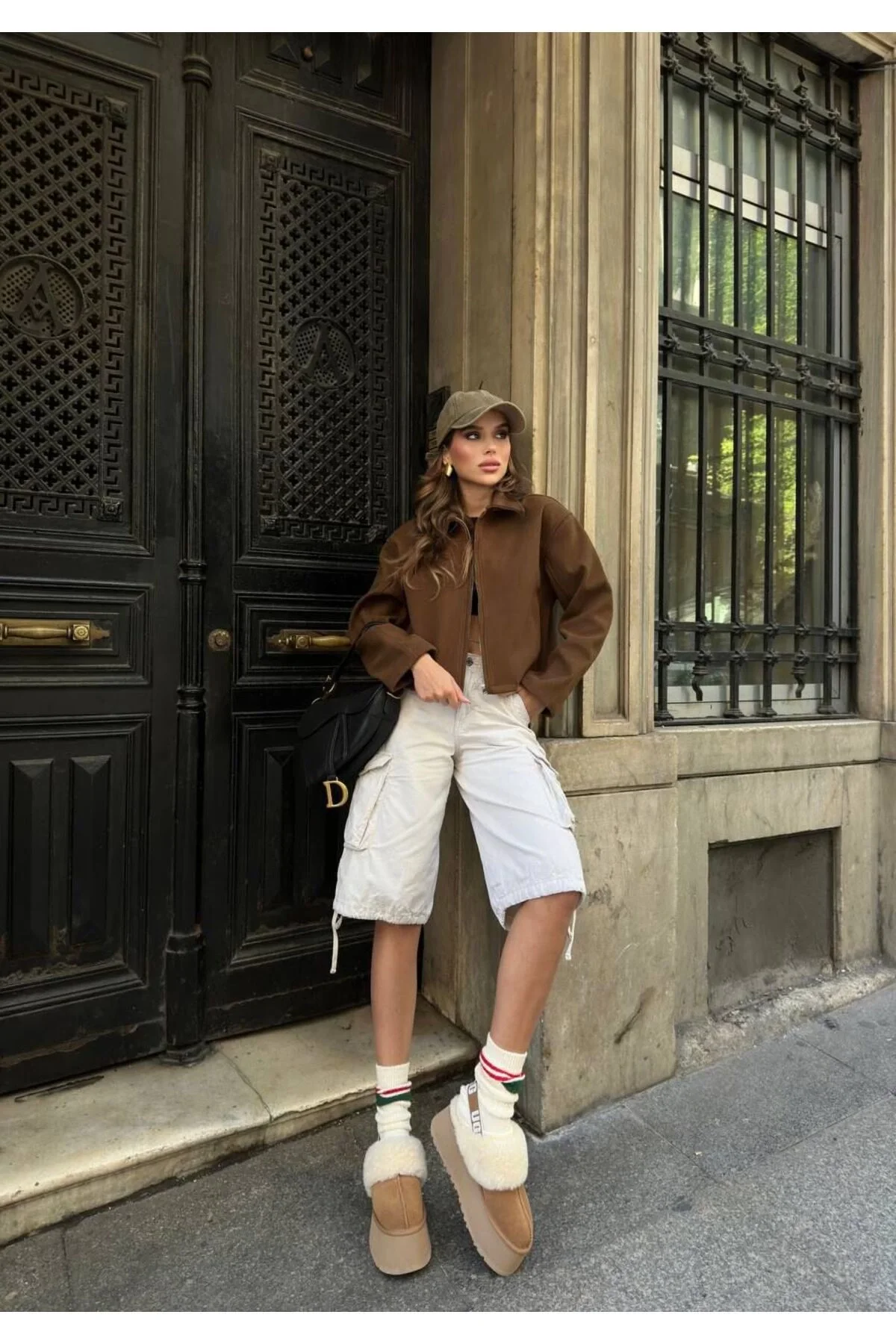 Kadın Kahverengi Oversize Kısa Kalın Gömlek Yaka Fermuarlı Kaşe Kaban