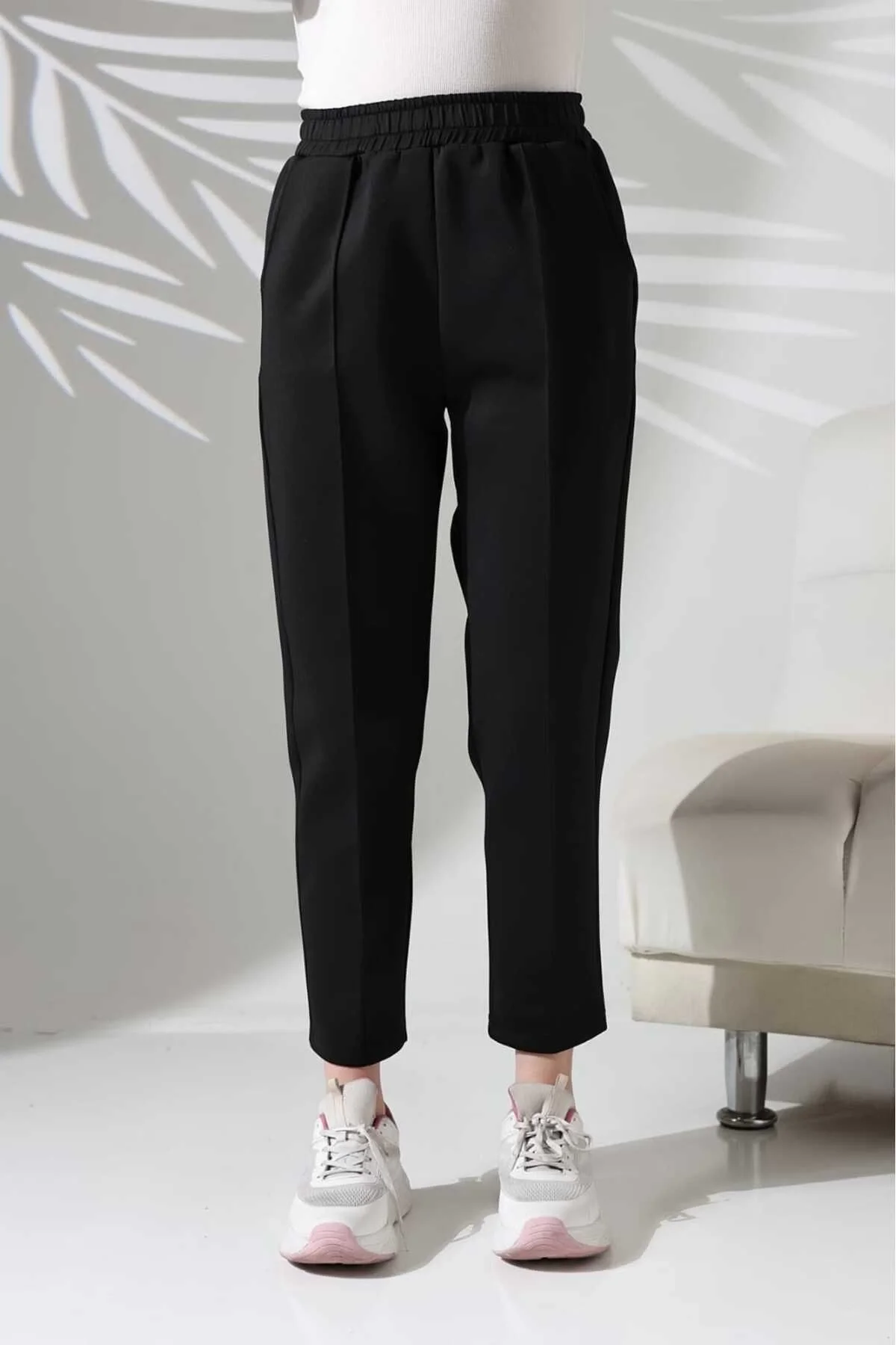 Kadın Siyah Yüksek Bel Lastikli Düz Renk Cepli Çizgili Bilek Boy Scuba Kumaş Jogger Pantolon