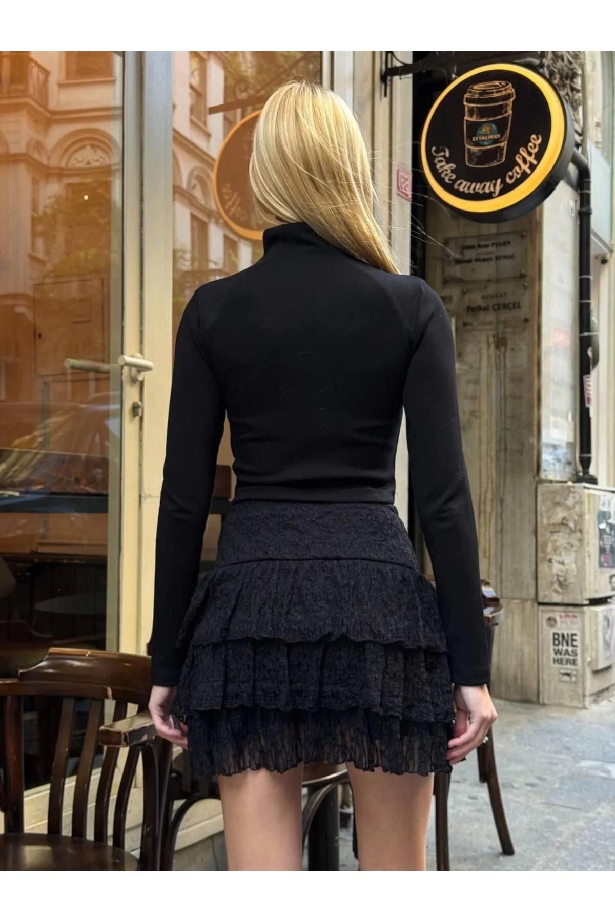Kadın Yüksek Bel Beli Lastikli Kat Kat Fırfırlı Güpür İçi Şortlu Mini Etek - Siyah