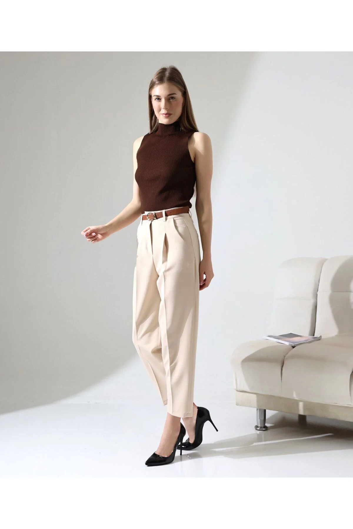 Kadın Yüksek Bel Straight Havuç Kesim Pileli Kumaş Pantolon, Şıklığın Yeni Adı