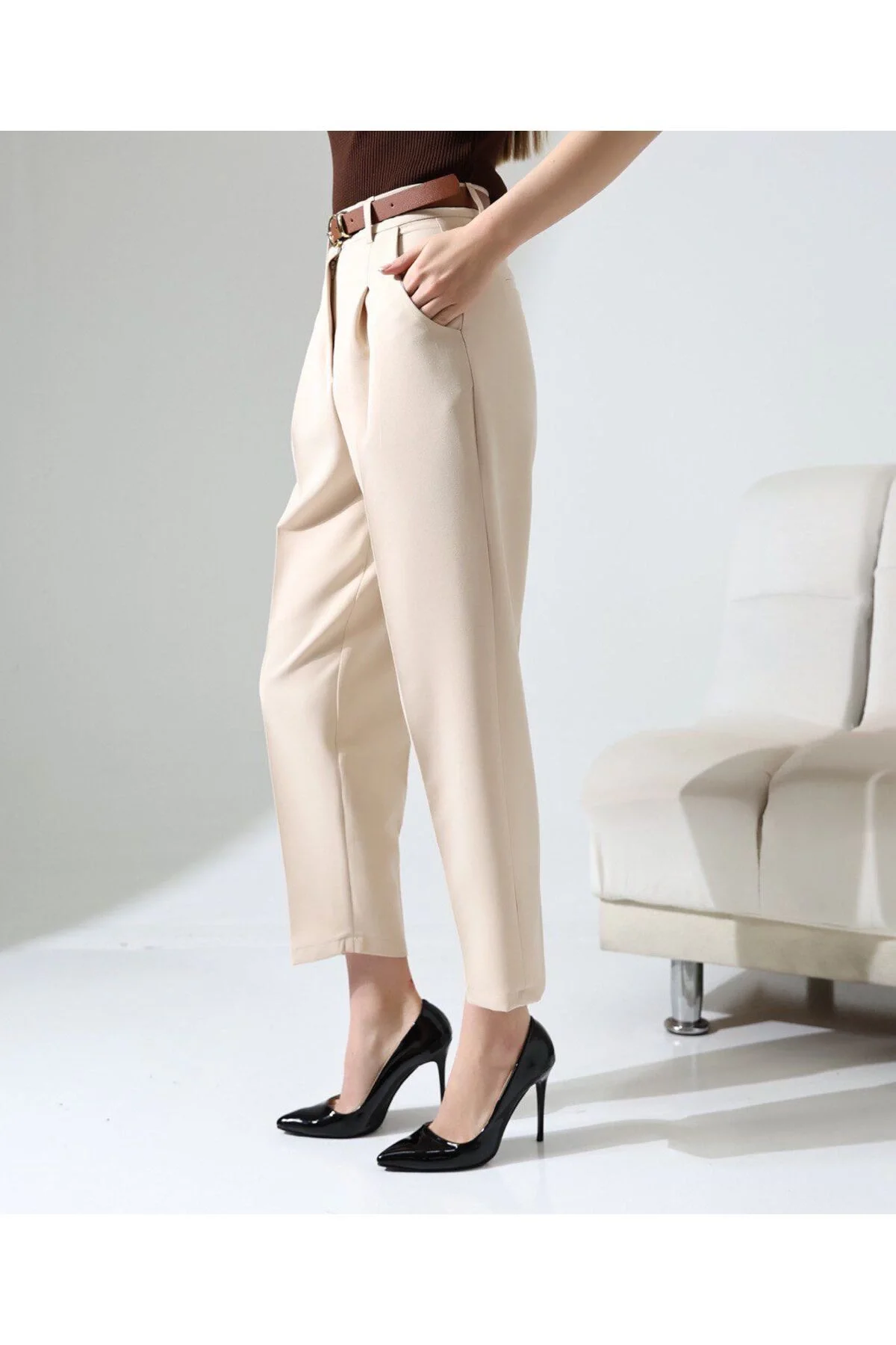 Kadın Yüksek Bel Straight Havuç Kesim Pileli Kumaş Pantolon, Şıklığın Yeni Adı