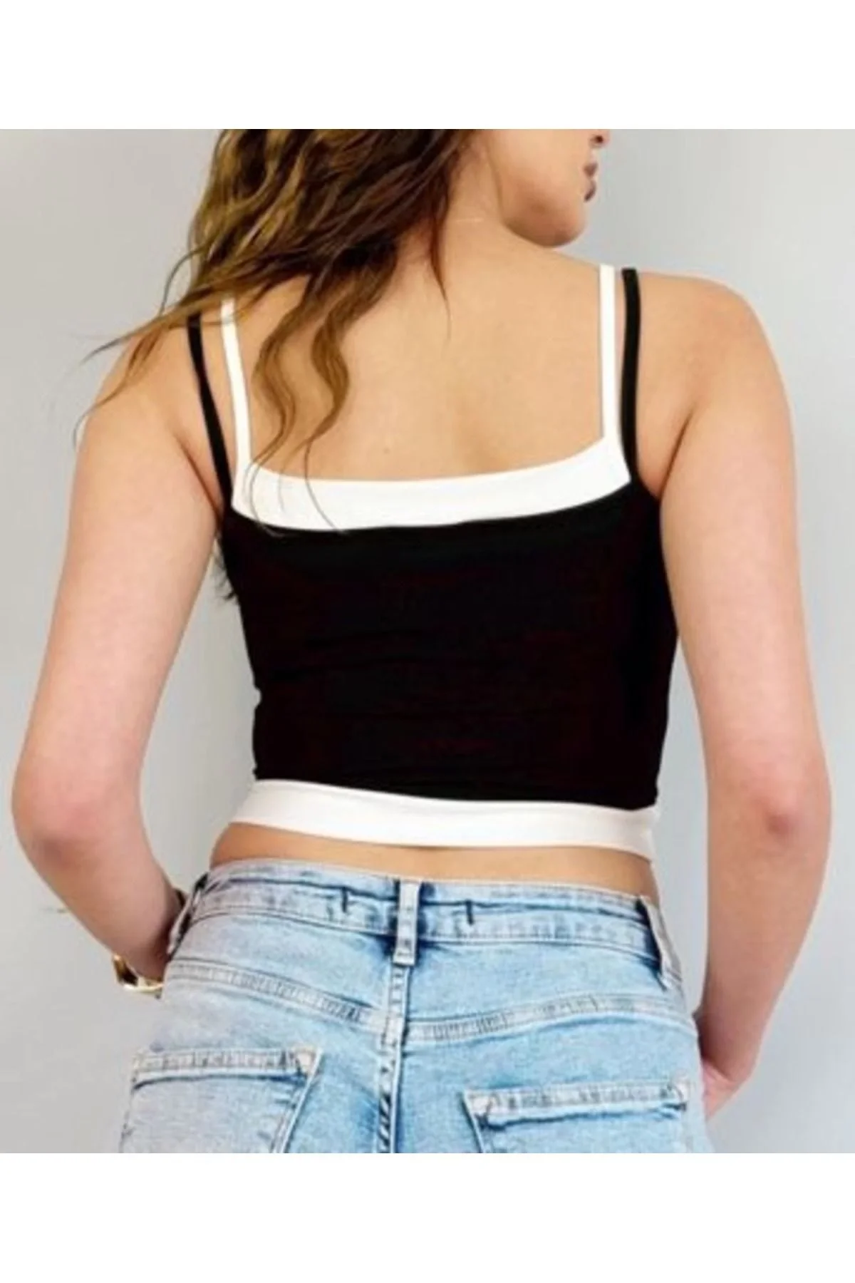 Kadın Kare Yaka Kenarları Kontrast Şeritli Vücudu Saran Kaşkorse Crop Atlet - Siyah