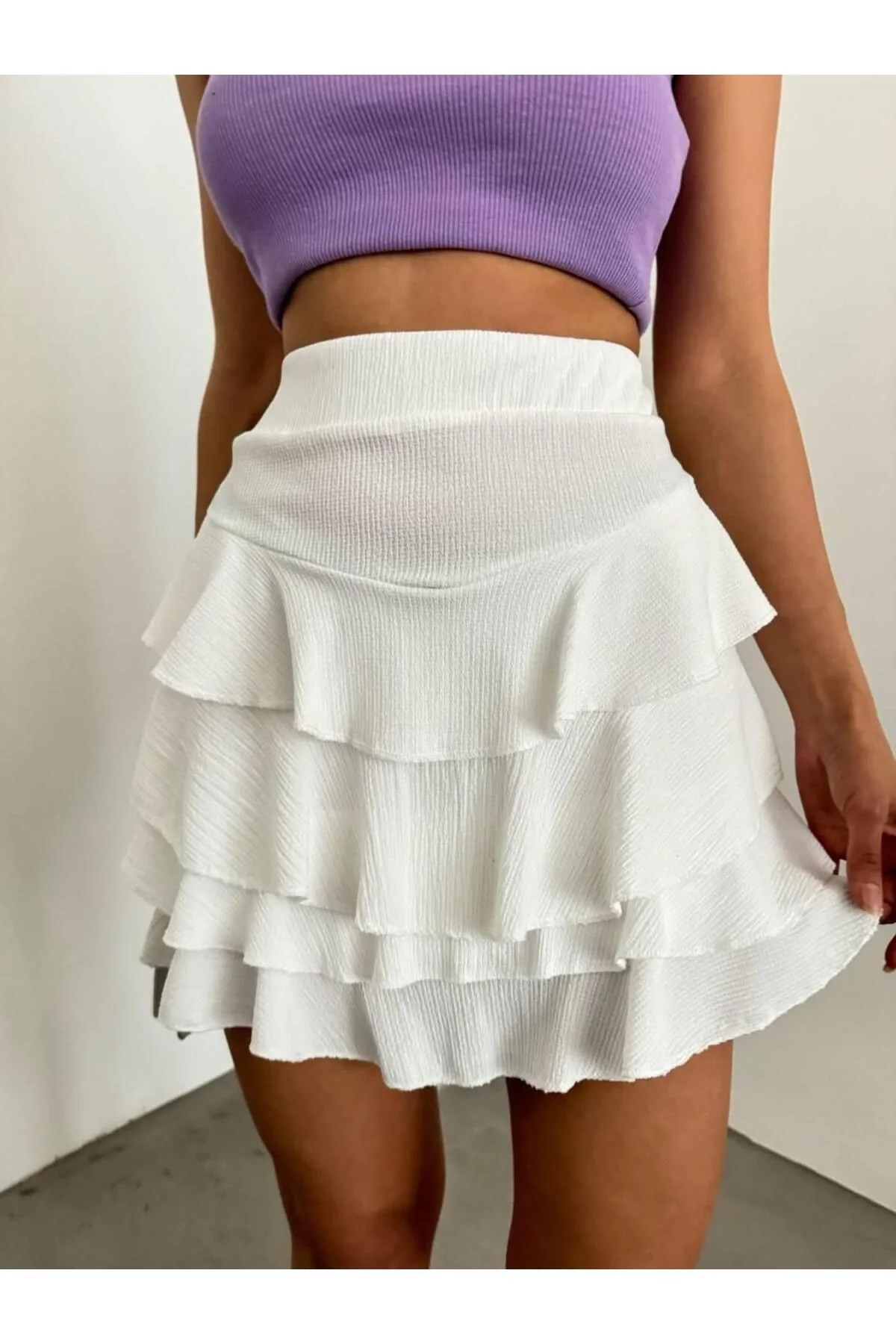 Kadın Yüksek Bel Beli Lastikli Kat Kat Fırfırlı Gofre Kumaş Mini Şort Etek - Beyaz