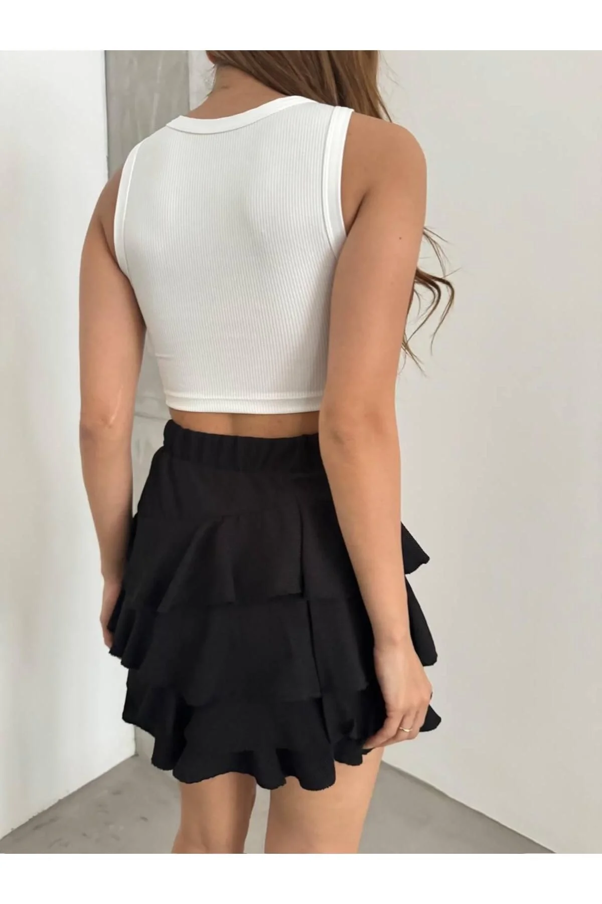 Kadın Yüksek Bel Beli Lastikli Kat Kat Fırfırlı Gofre Kumaş Mini Şort Etek - Siyah