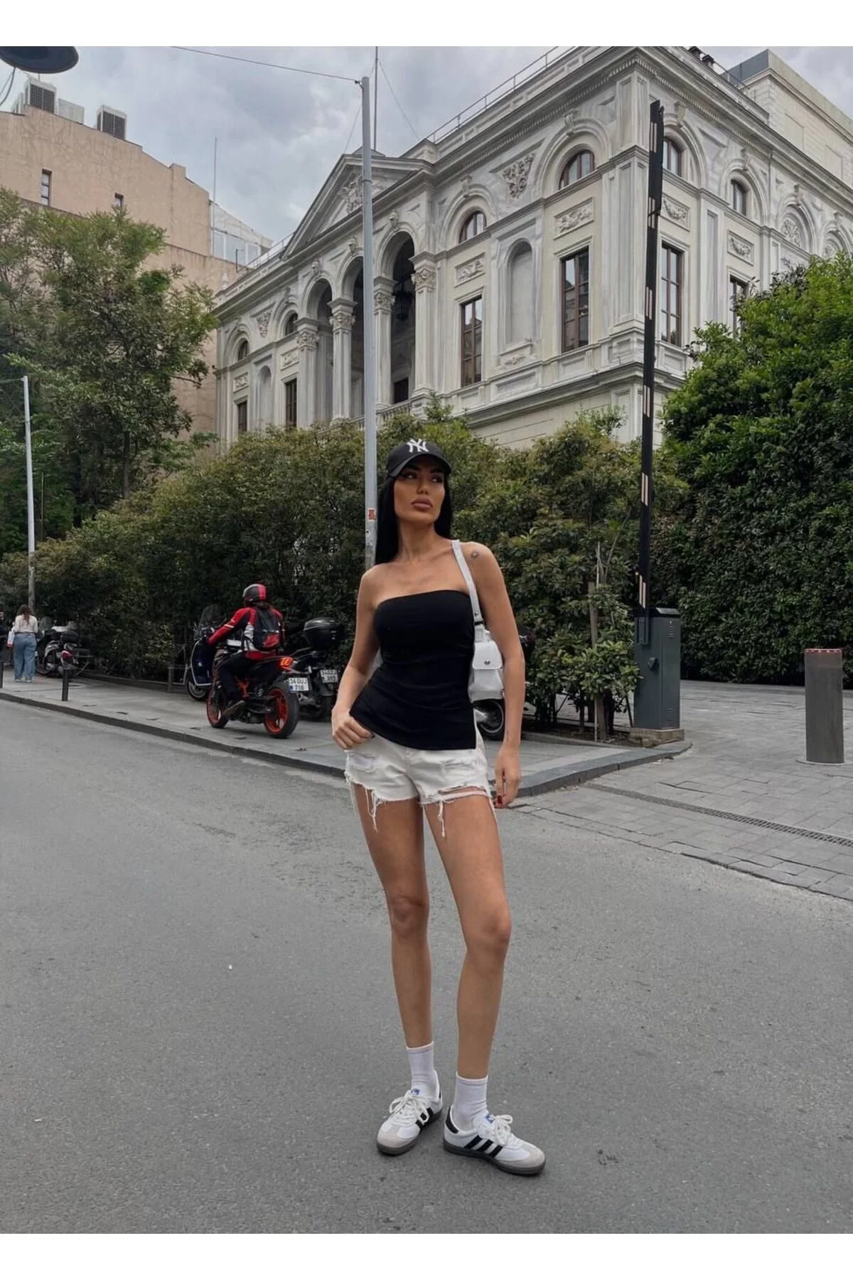 Kadın Straplez Yanları Büzgülü Yırtmaçlı Vücudu Saran Kaşkorse Bluz - Siyah