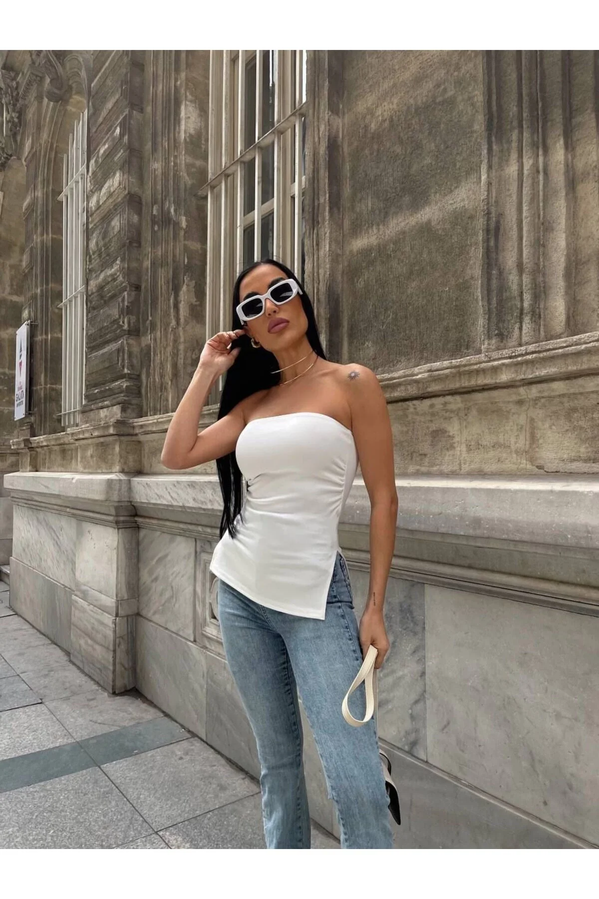 Kadın Straplez Yanları Büzgülü Yırtmaçlı Vücudu Saran Kaşkorse Bluz - Beyaz