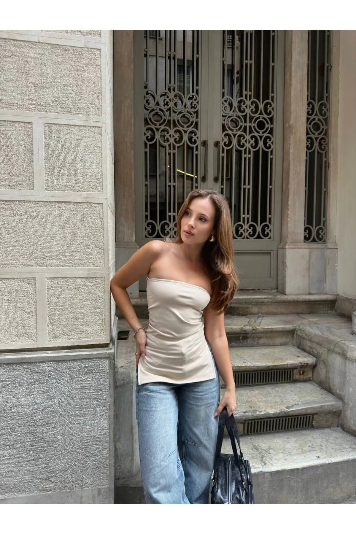 Kadın Straplez Yanları Büzgülü Yırtmaçlı Vücudu Saran Kaşkorse Bluz - Bej