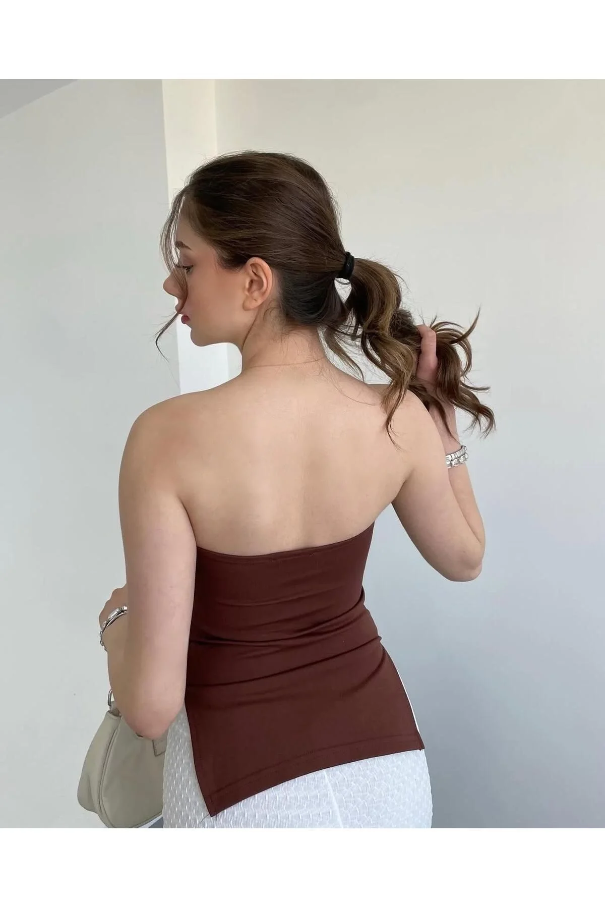 Kadın Straplez Yanları Büzgülü Yırtmaçlı Vücudu Saran Kaşkorse Bluz - Kahverengi