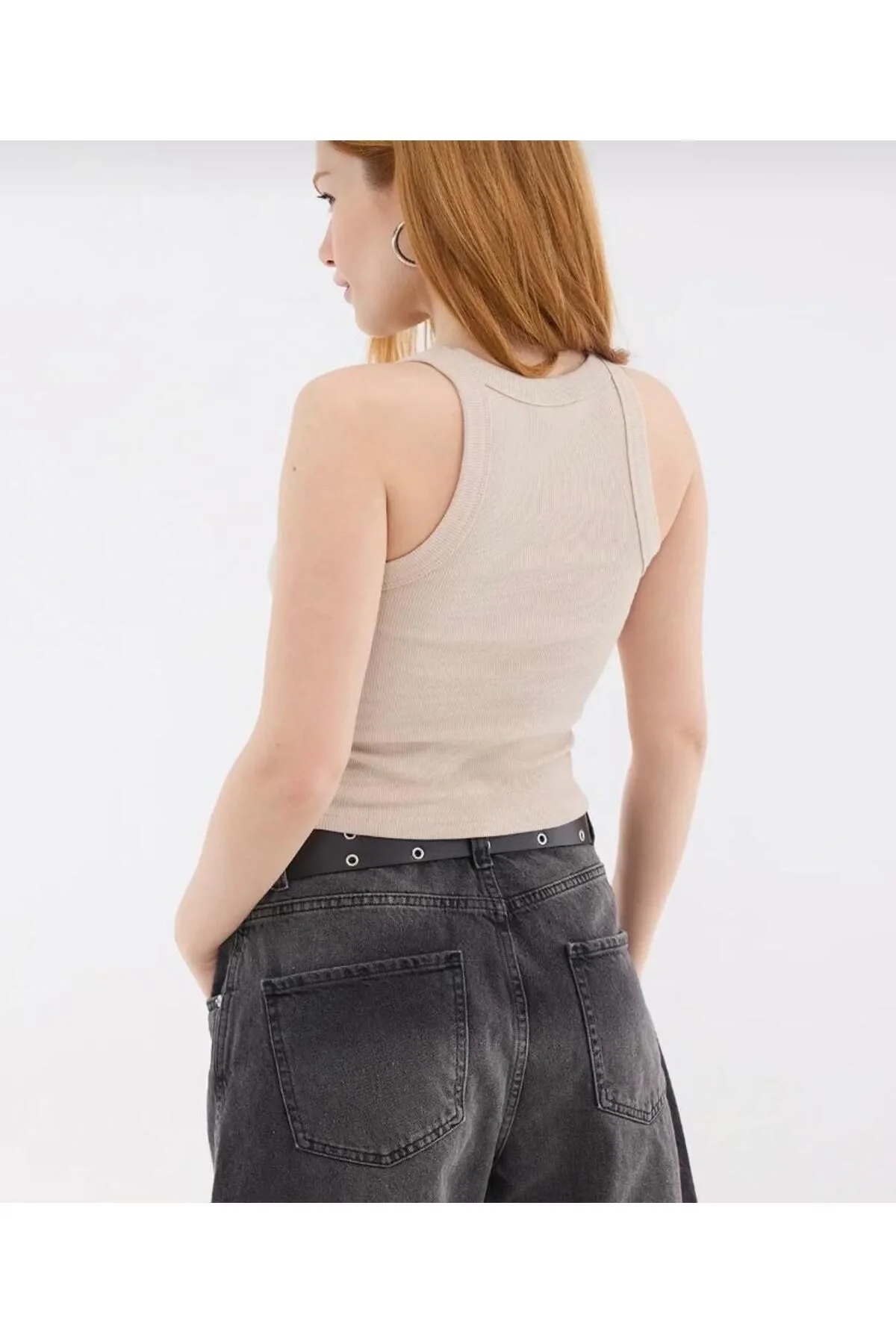 Kadın Halter Yaka Sıfır Kol Vücudu Saran Fitilli Kaşkorse Crop Atlet - Bej