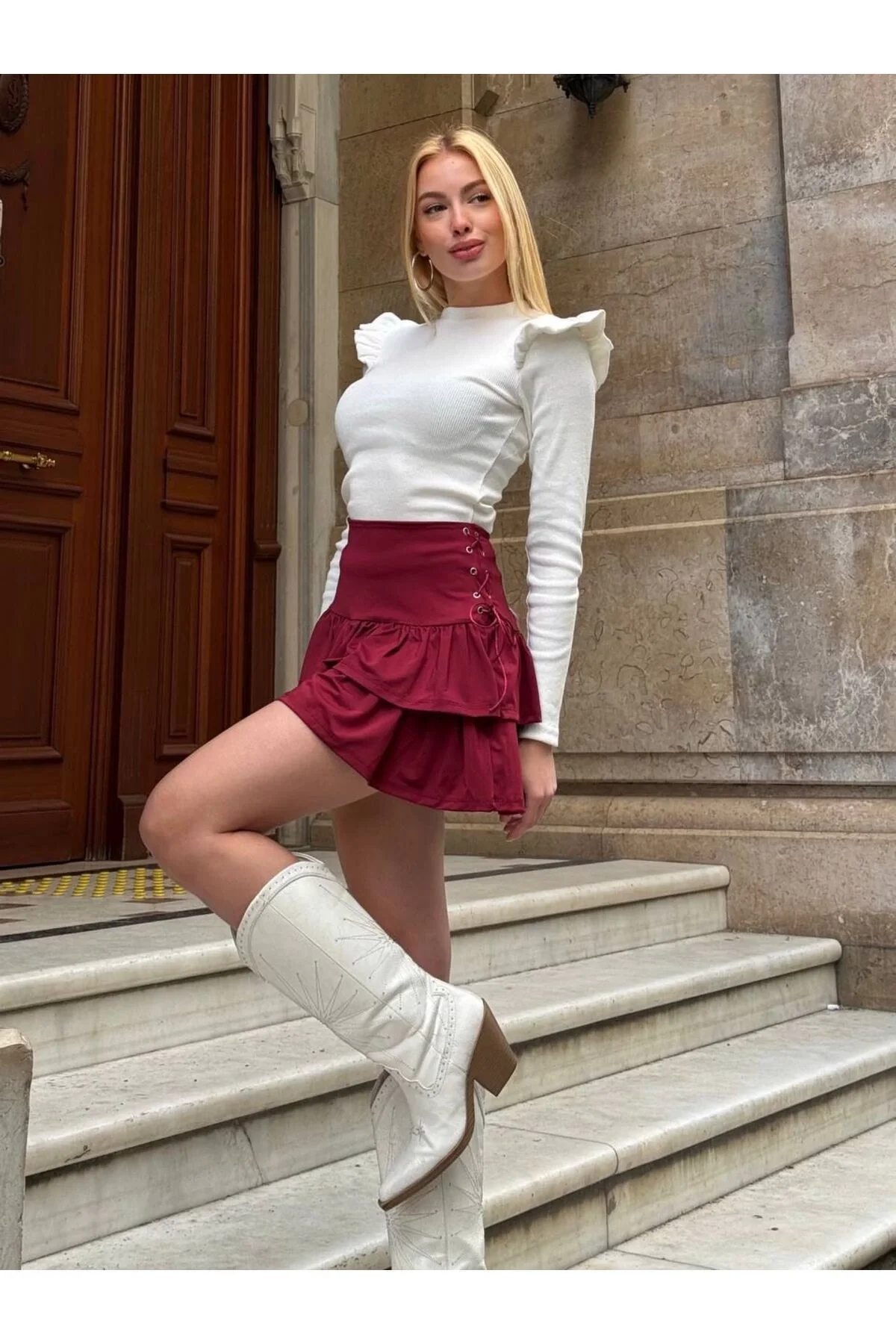 Kadın Yüksek Bel Yanları Büzgülü Kat Kat Fırfırlı Vücudu Saran Mini Etek - Kırmızı