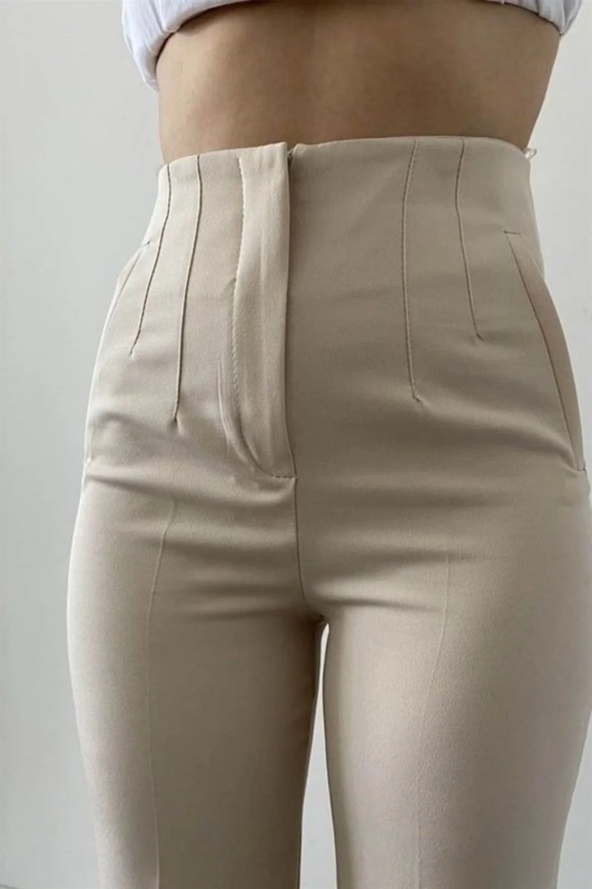 Kadın Yüksek Bel Önü Çift Pileli Cepli Kemer Köprülü Keten Kumaş Pantolon - Krem