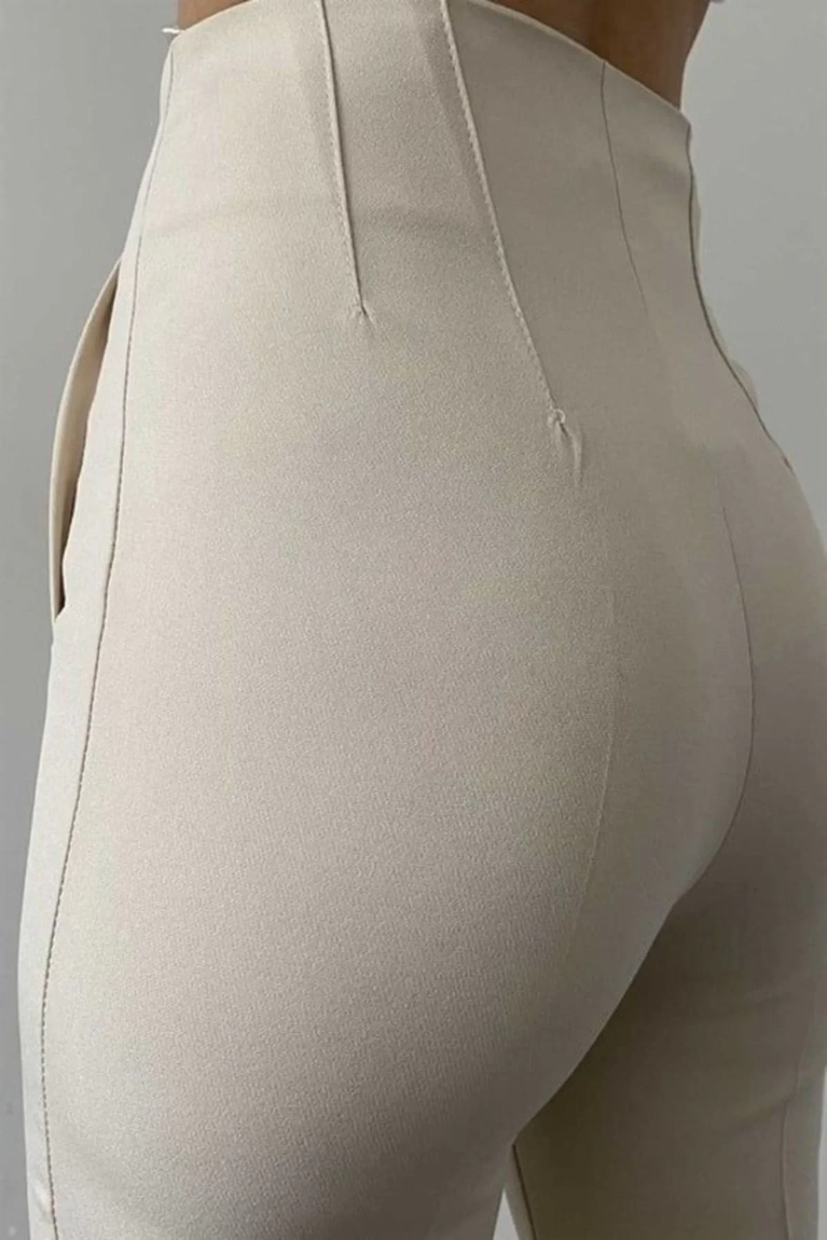 Kadın Yüksek Bel Önü Çift Pileli Cepli Kemer Köprülü Keten Kumaş Pantolon - Krem