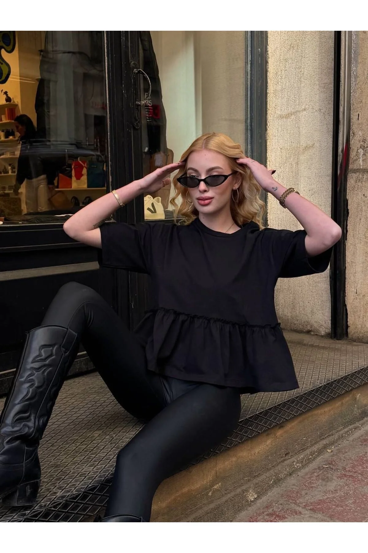 Kadın Bisiklet Yaka Beli Fırfırlı Salaş Kesim Eteği Volanlı Peplum Tişört - Siyah