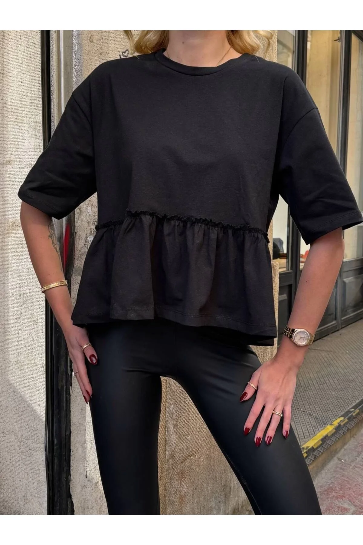 Kadın Bisiklet Yaka Beli Fırfırlı Salaş Kesim Eteği Volanlı Peplum Tişört - Siyah