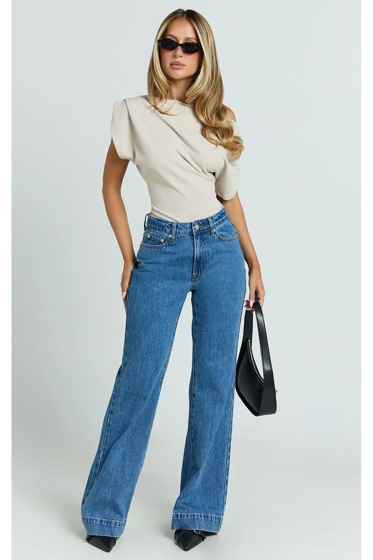 Omzu Düşük Asimetrik Yaka Bluz