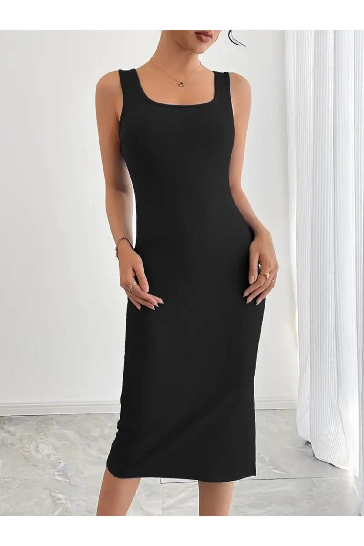 Kadın Askılı Kare Yaka Yandan Yırtmaçlı Vücudu Saran Midi Kaşkorse Elbise - Siyah