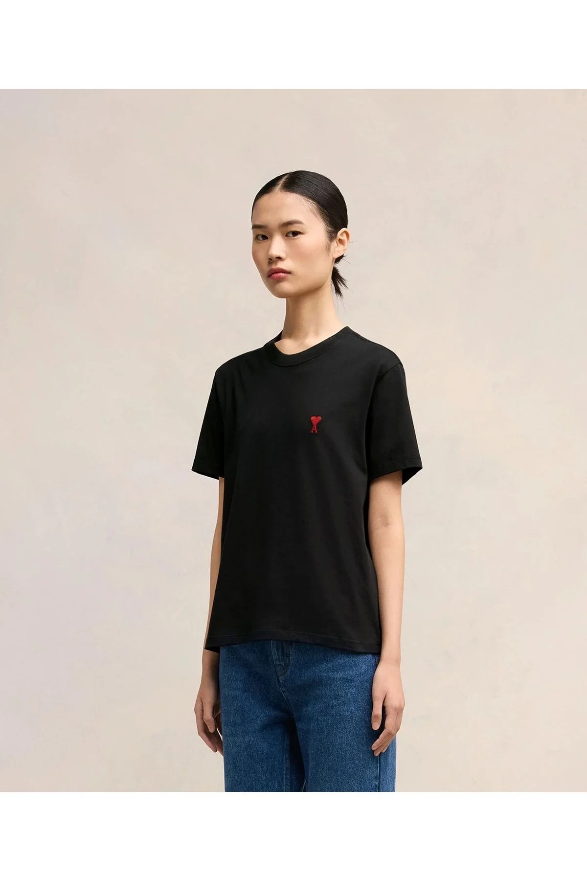 Kadın Minimal Kalp Nakışlı Bisiklet Yaka Dökümlü Salaş Rahat Kesim Oversize Tişört - Siyah