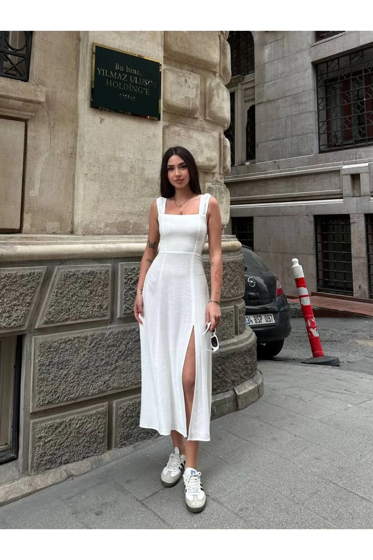 Bağcıklı Sırt Detaylı Yırtmaçlı Keten Maxi Elbise – Yazlık Şıklık