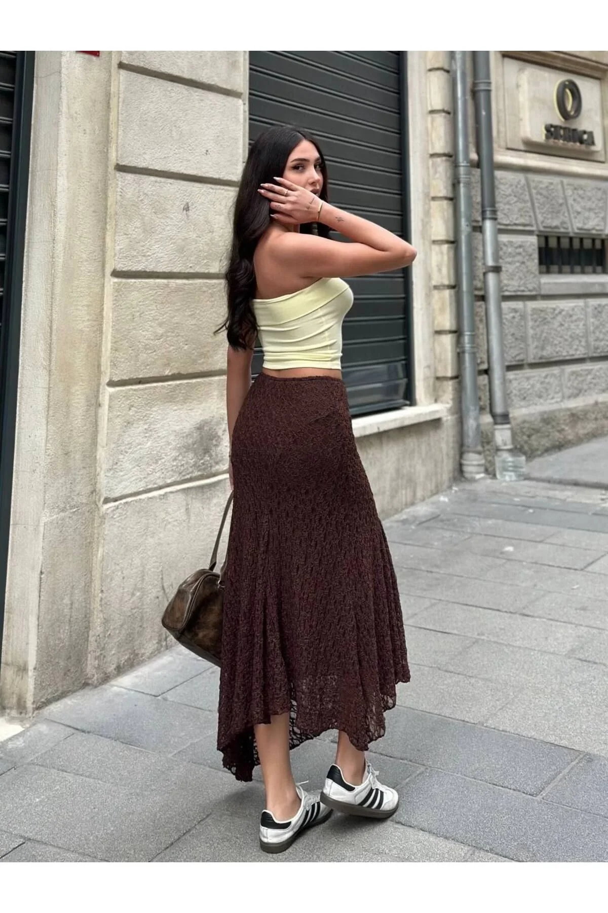Kadın Yüksek Bel Beli Lastikli Asimetrik Kesim Dantelli Midi Boy Etek - Kahverengi