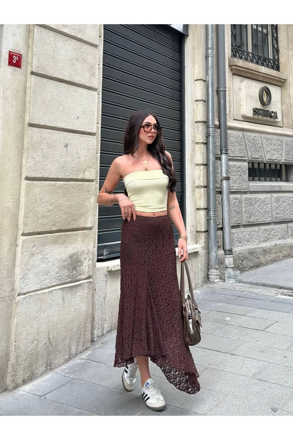 Kadın Yüksek Bel Beli Lastikli Asimetrik Kesim Dantelli Midi Boy Etek - Kahverengi