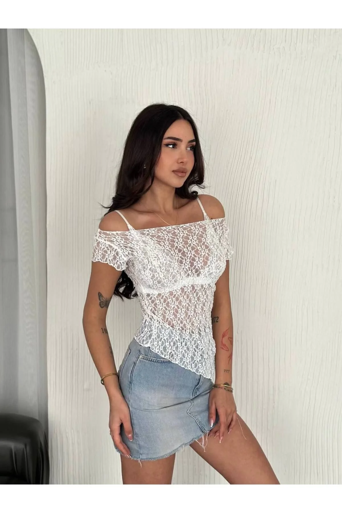 Kadın Kayık Yaka Kısa Kollu File Desenli Göğüs Şeritli Dantel Transparan Bluz - Beyaz