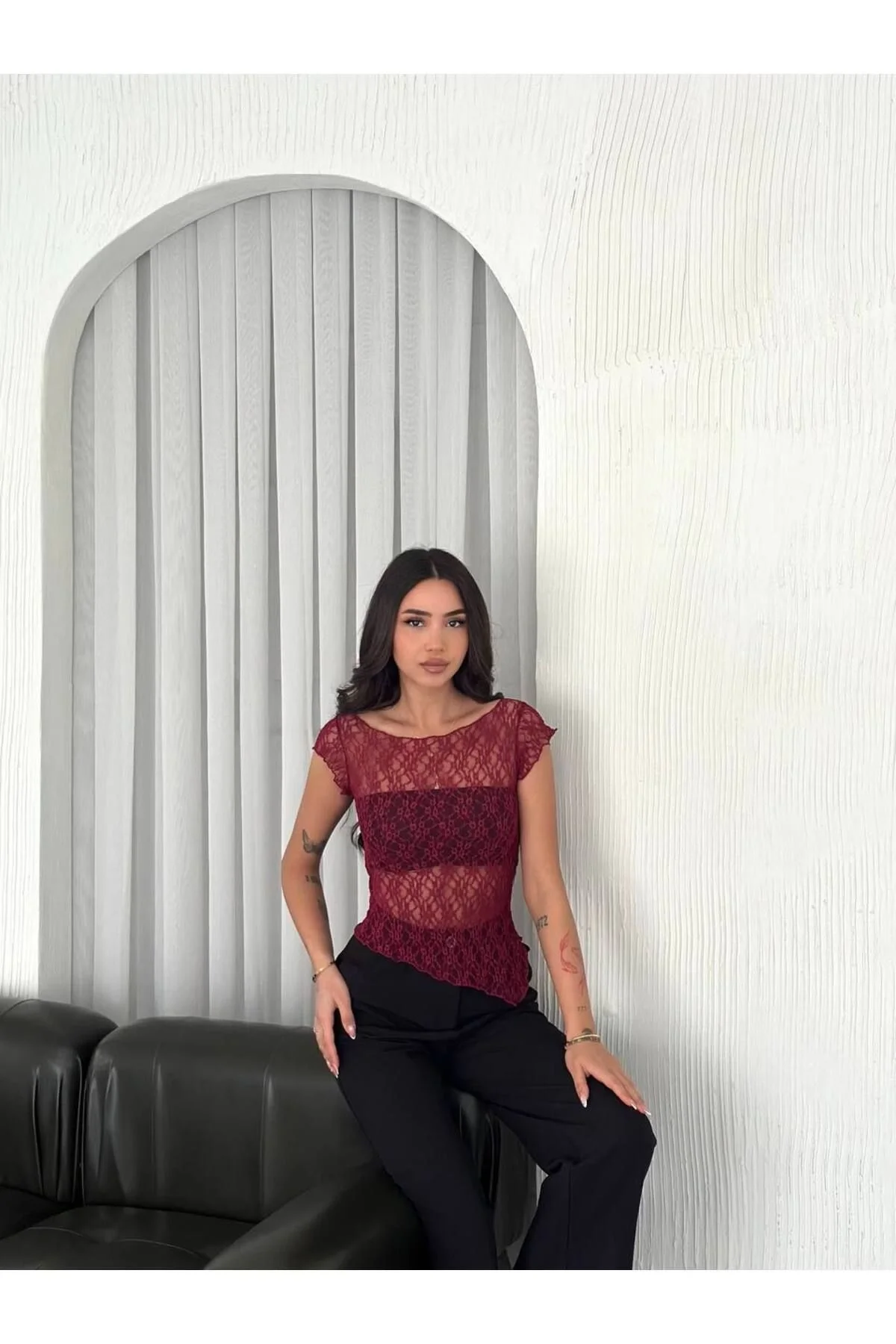 Kadın Kayık Yaka Kısa Kollu File Desenli Göğüs Şeritli Dantel Transparan Bluz - Bordo