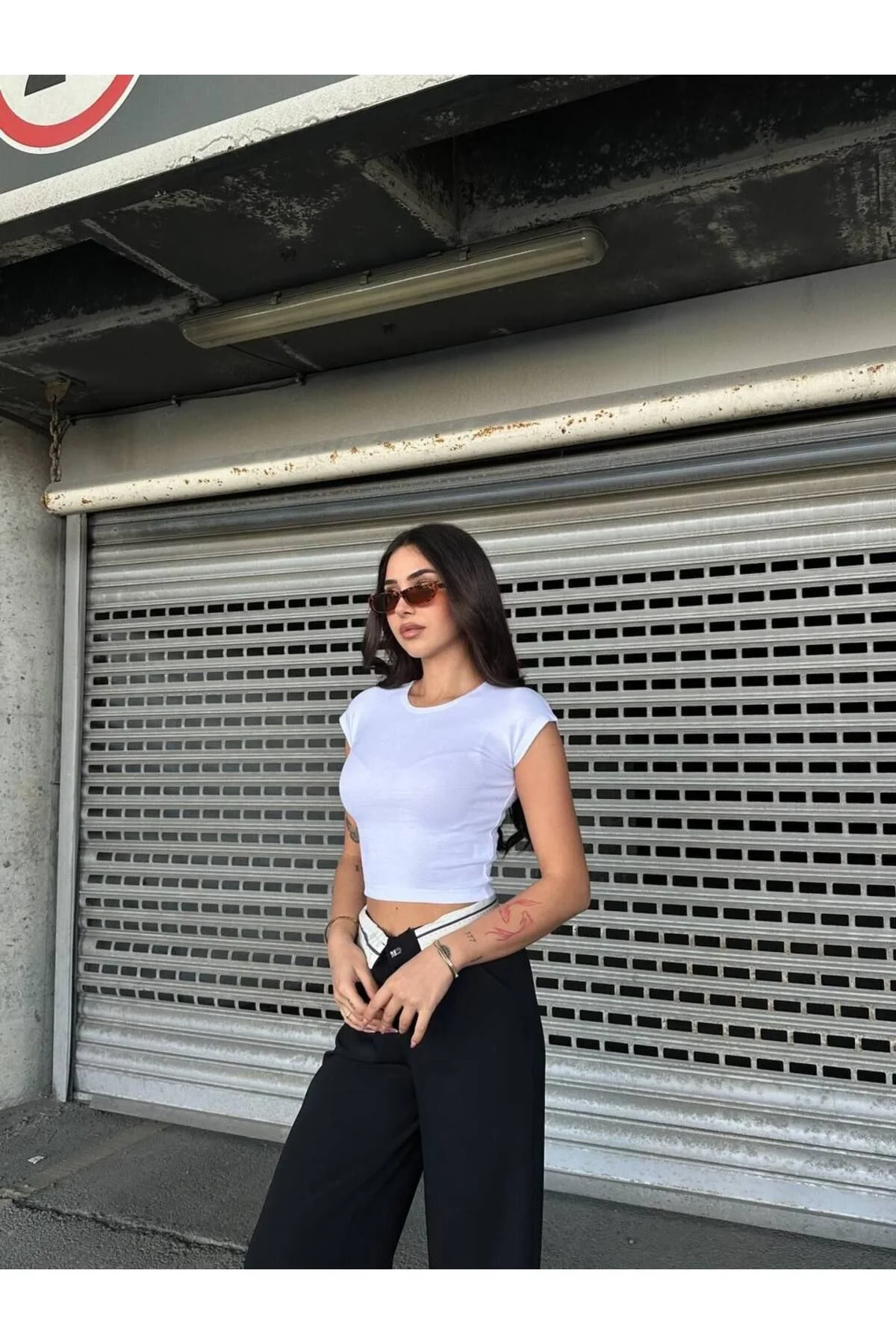 Kadın Bisiklet Yaka Vücudu Saran Likralı Kaşkorse Basic Crop Tişört - Beyaz