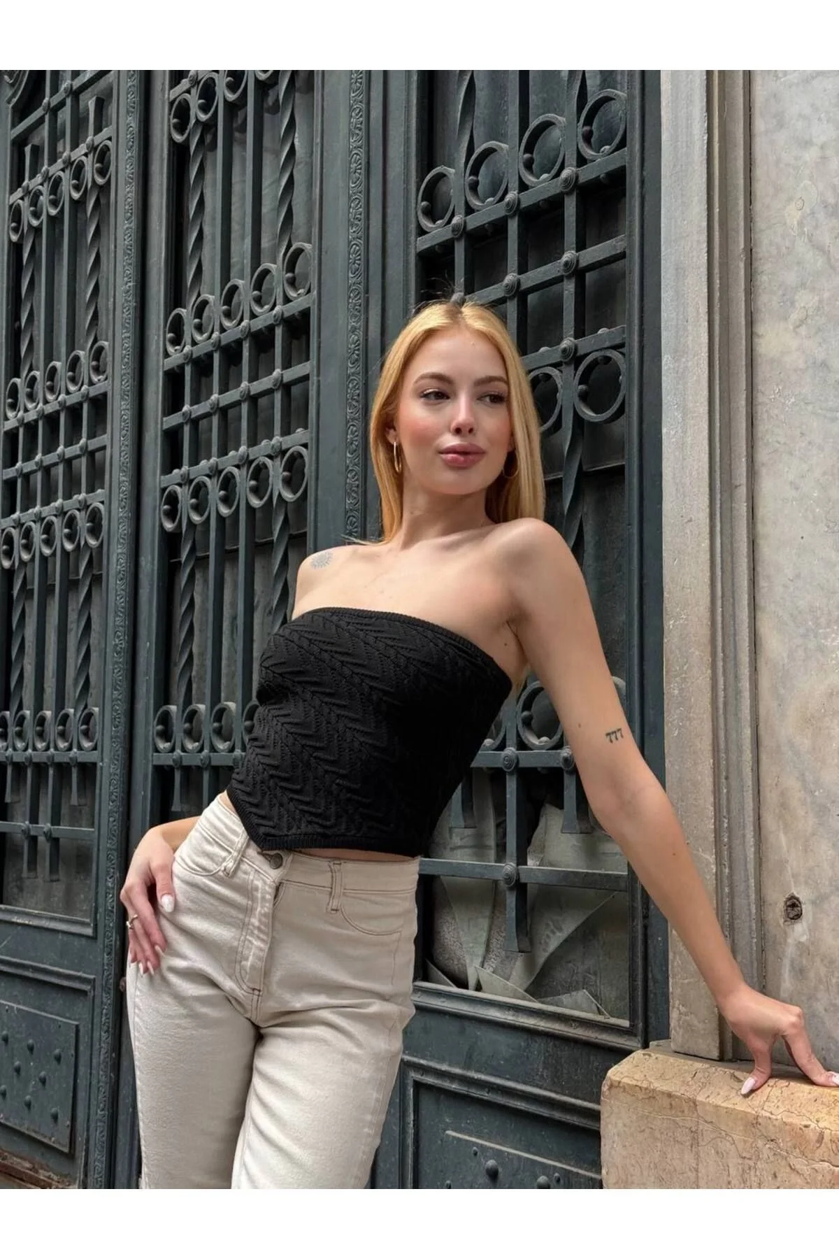 Kadın Straplez Asimetrik Kesim Örgü Desenli Triko Crop Büstiyer Top - Siyah