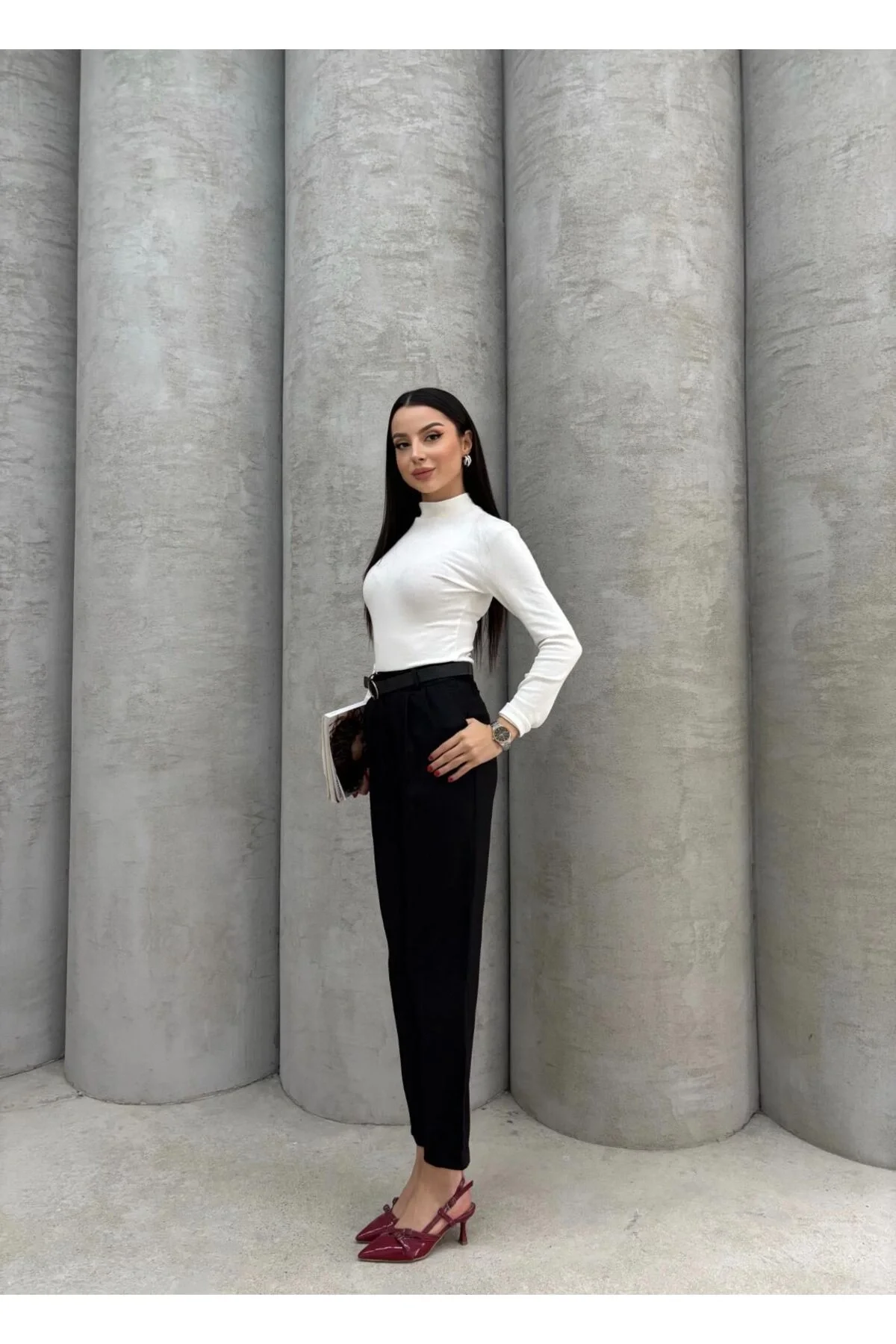 Kadın Yüksek Bel Pileli Havuç Paça Klasik Vücudu Saran Kumaş Pantolon - Siyah