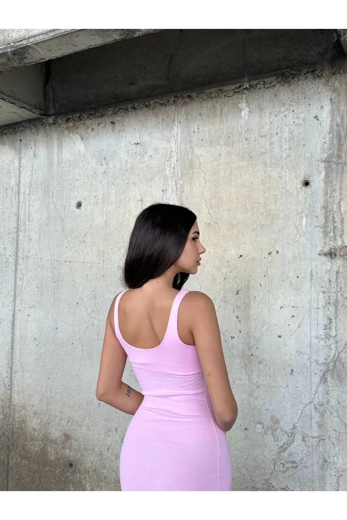 Kadın Kare Yaka Kalın Askılı Vücudu Saran Kaşkorse Maxi Boy Elbise - Pembe