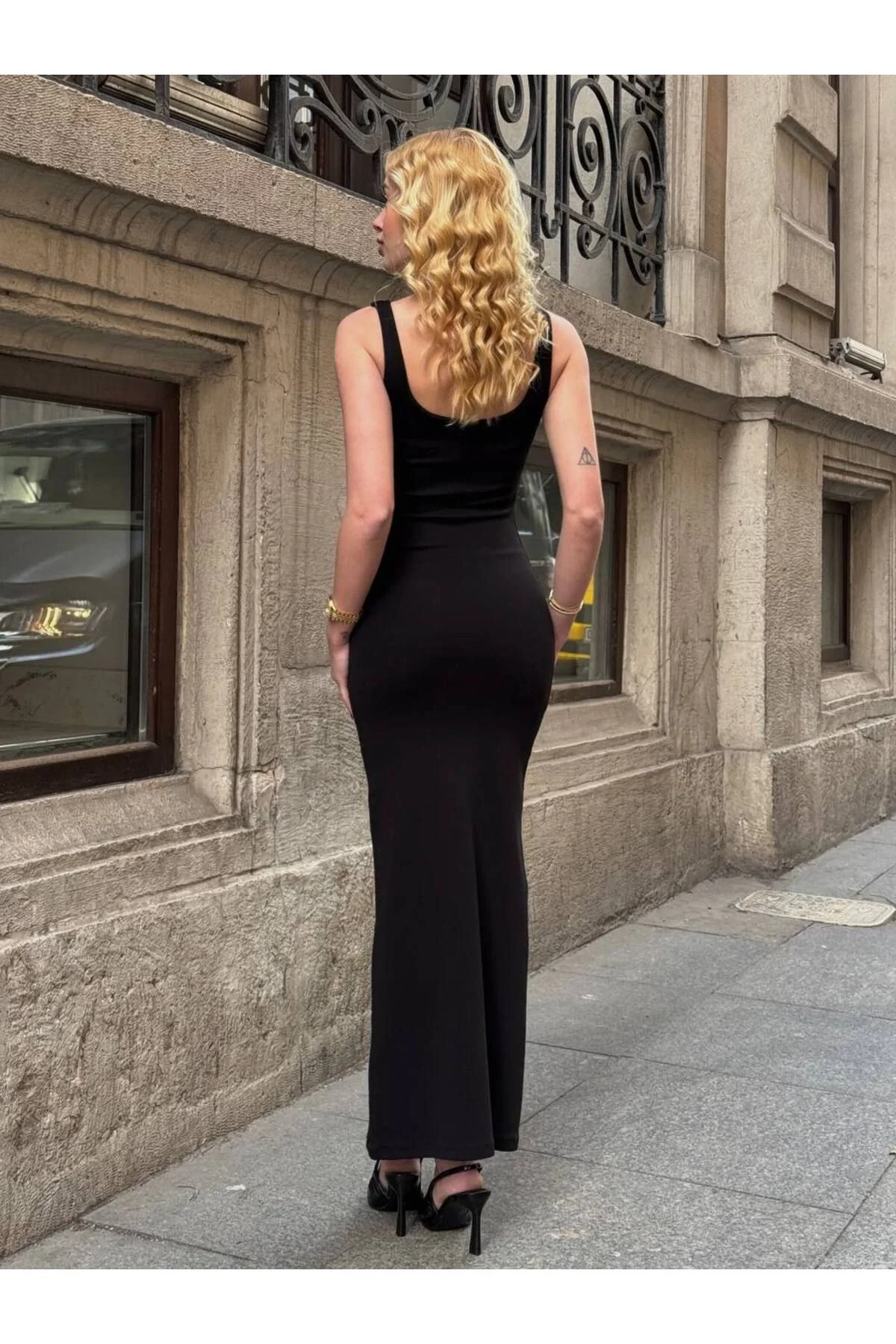 Kadın Kare Yaka Kalın Askılı Vücudu Saran Kaşkorse Maxi Boy Elbise - Siyah