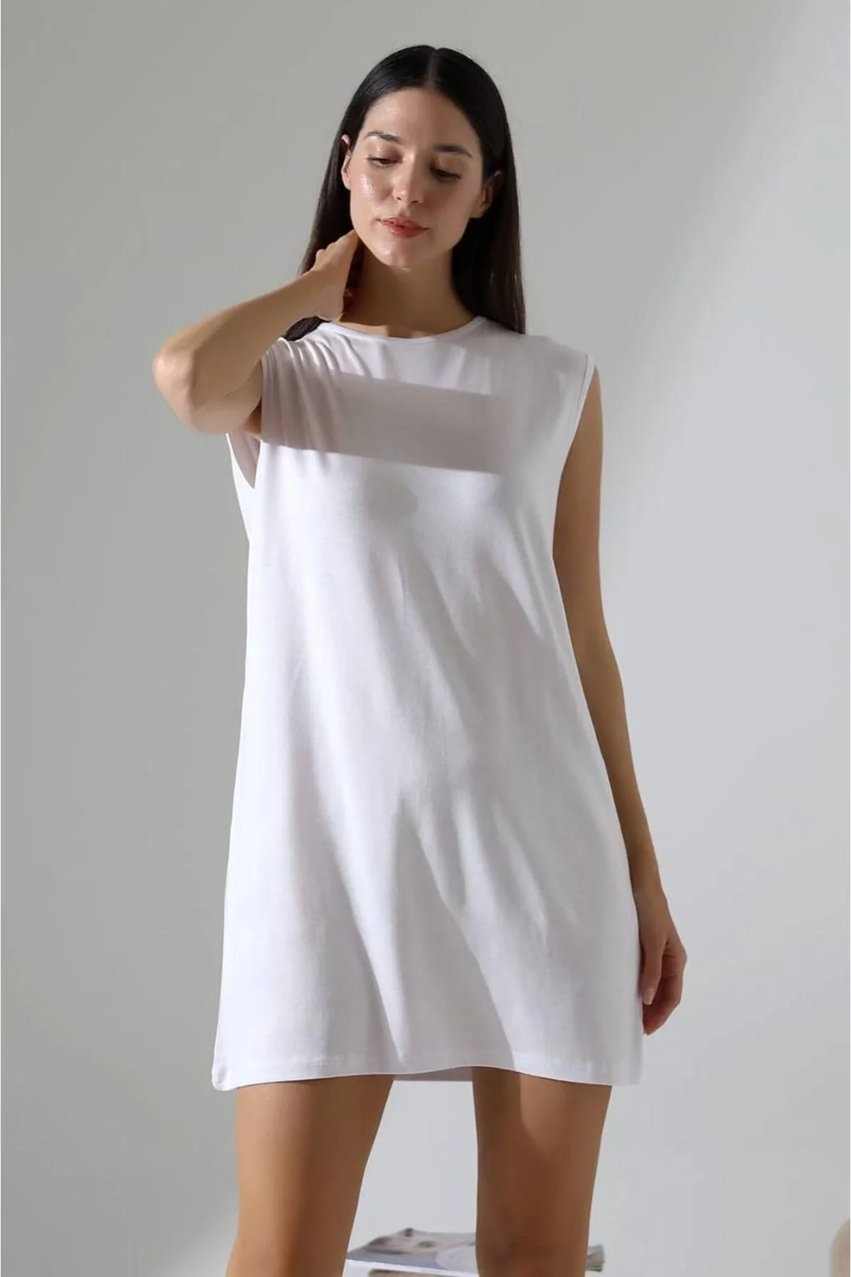 Kadın Bisiklet Yaka Vatkalı Kolsuz Oversize Penye T-shirt Tunik Elbise - Beyaz