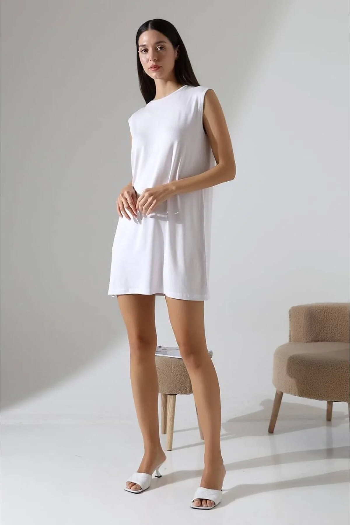 Kadın Bisiklet Yaka Vatkalı Kolsuz Oversize Penye T-shirt Tunik Elbise - Beyaz