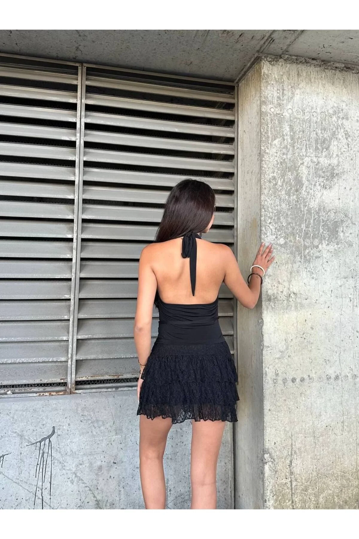 Kadın Degaje Yaka Boyundan Bağlamalı Sırtı Açık Yanı Tokalı Vücudu Saran Bluz - Siyah