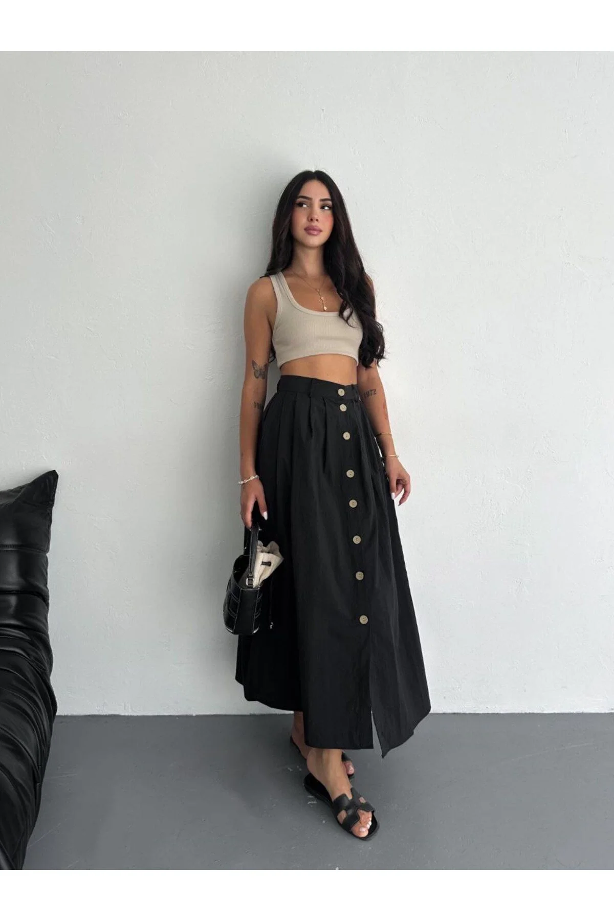 Kadın Yüksek Bel Cepli Önden Düğmeli Pileli Cepli Poplin Midi Boy Etek - Siyah