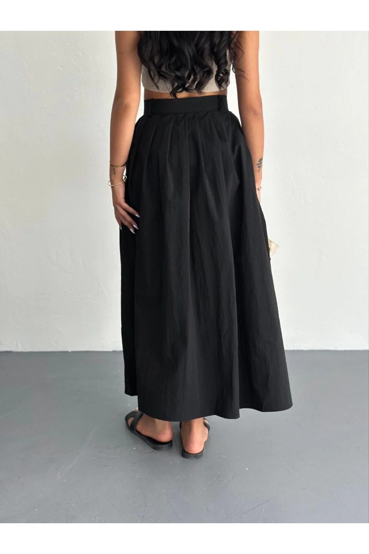 Kadın Yüksek Bel Cepli Önden Düğmeli Pileli Cepli Poplin Midi Boy Etek - Siyah