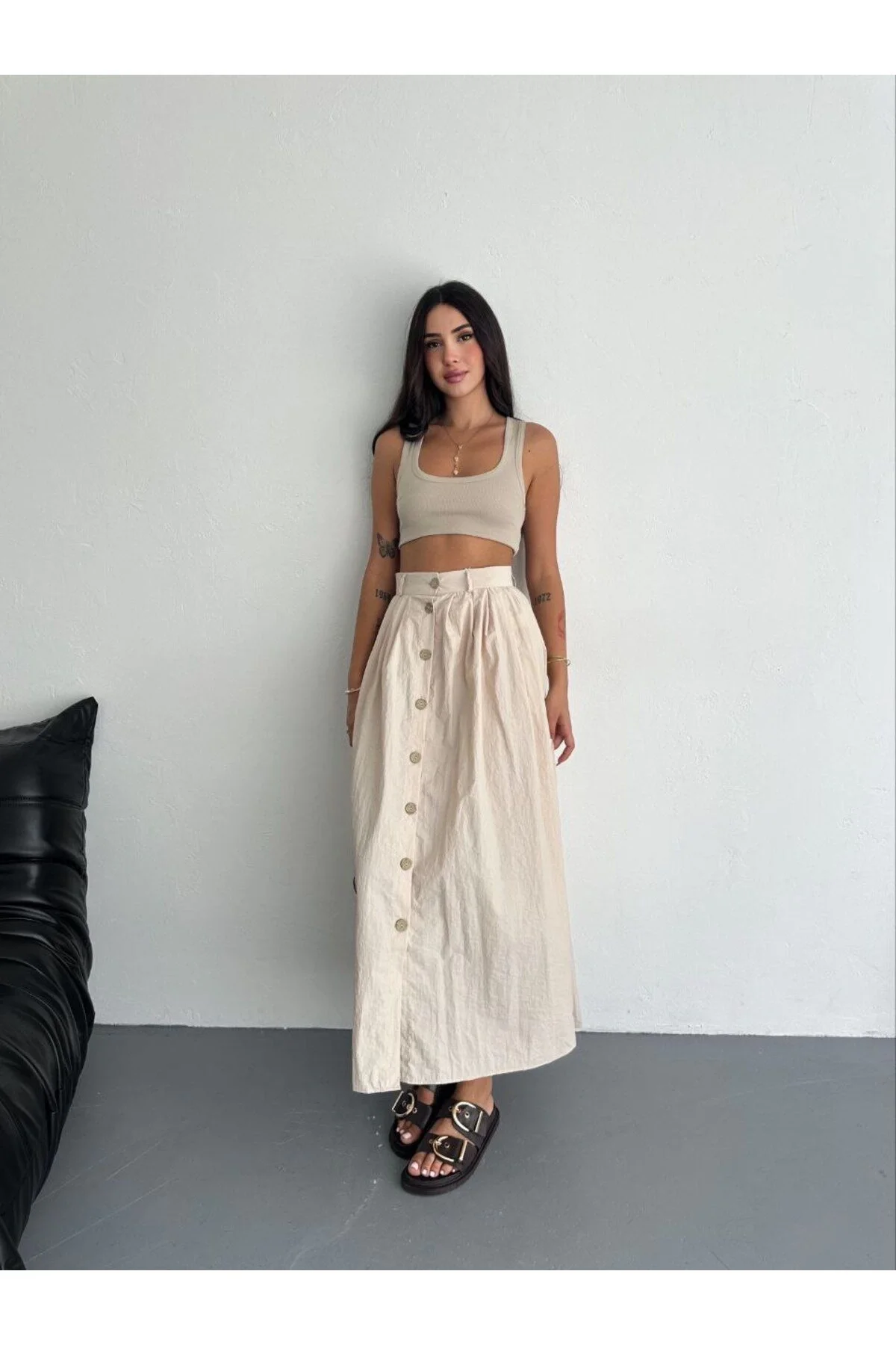 Kadın Yüksek Bel Cepli Önden Düğmeli Pileli Cepli Poplin Midi Boy Etek - Bej