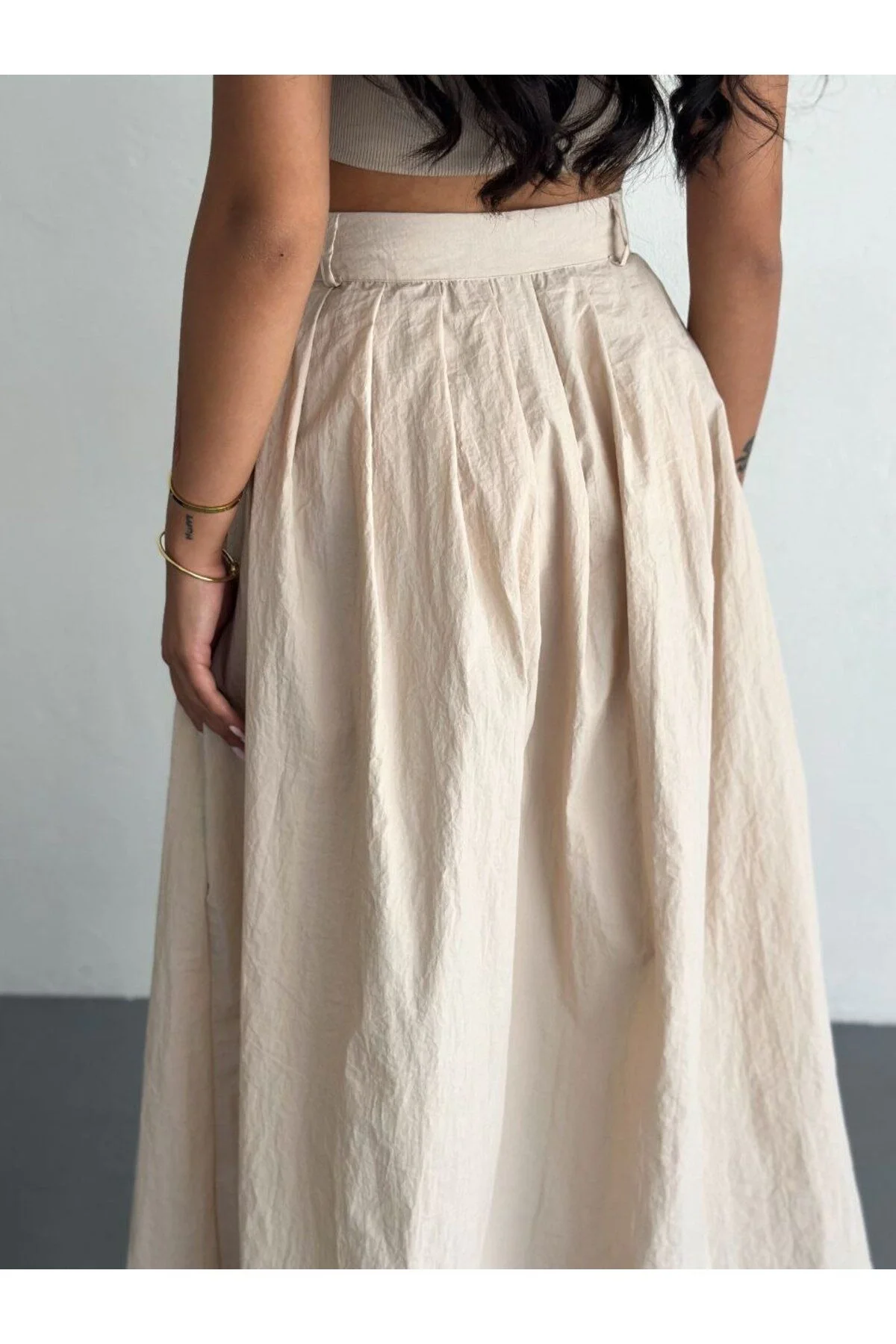 Kadın Yüksek Bel Cepli Önden Düğmeli Pileli Cepli Poplin Midi Boy Etek - Bej