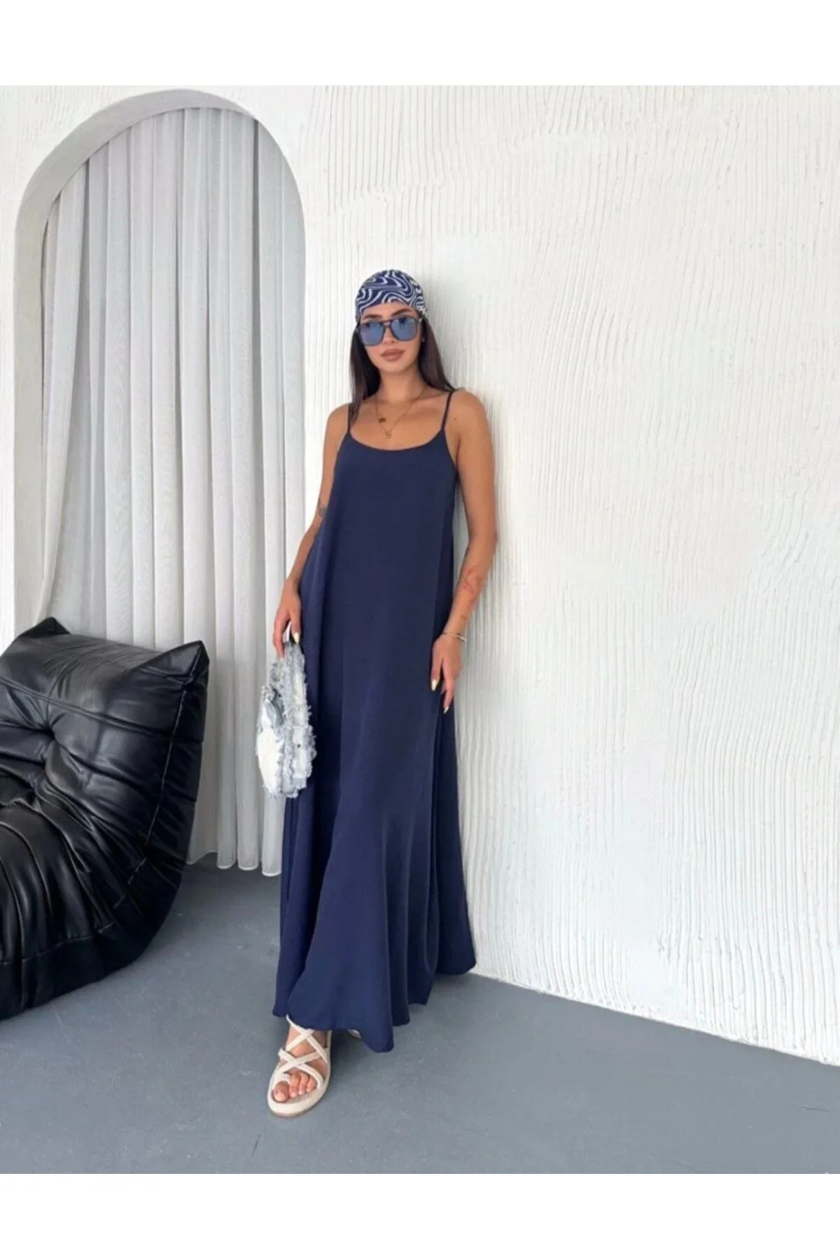Kadın V Yaka İp Askılı Cepli Salaş Ayrobin Kumaş Maxi Boy Elbise - Lacivert