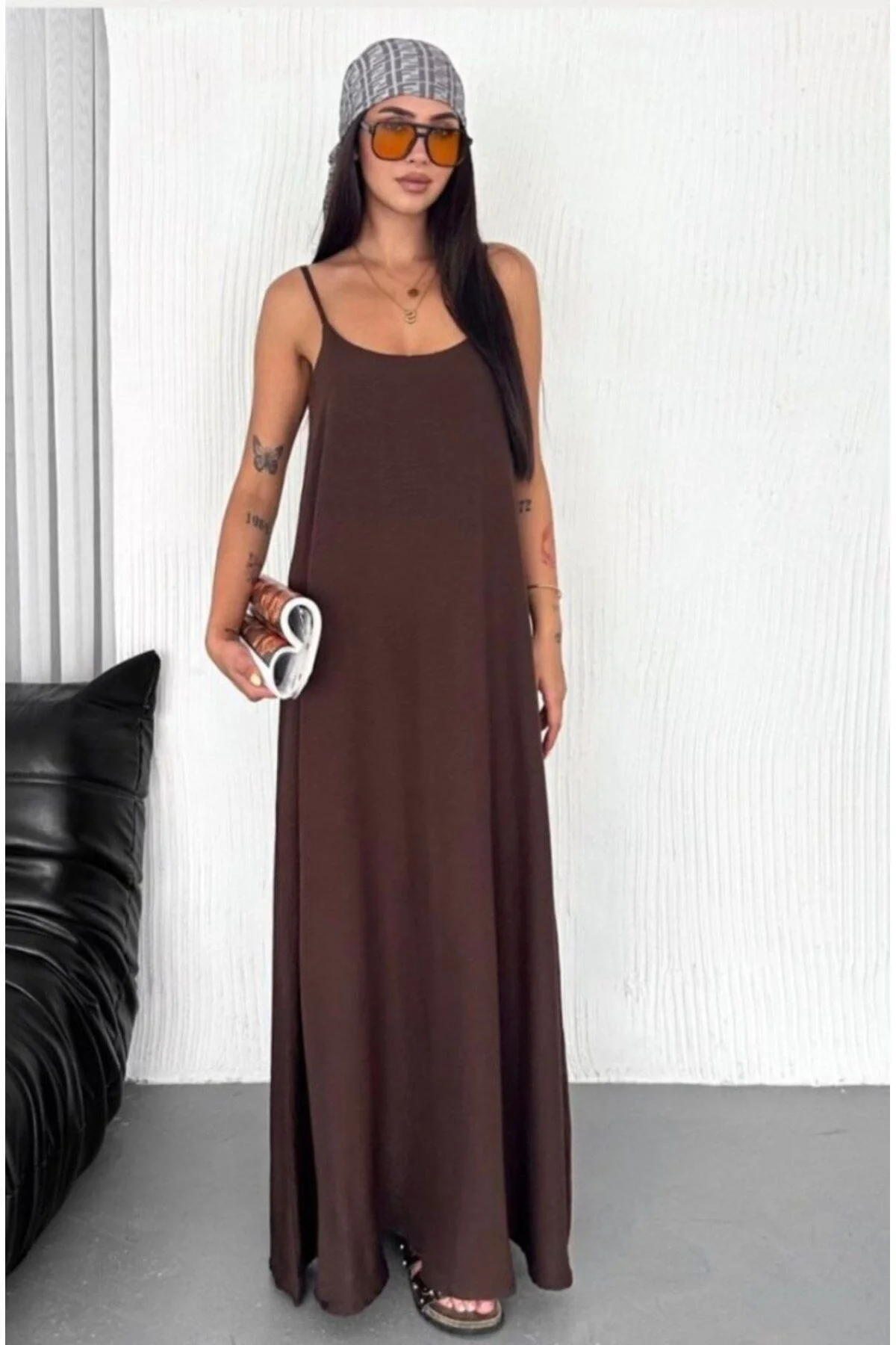 Kadın V Yaka İp Askılı Cepli Salaş Ayrobin Kumaş Maxi Boy Elbise - Kahverengi